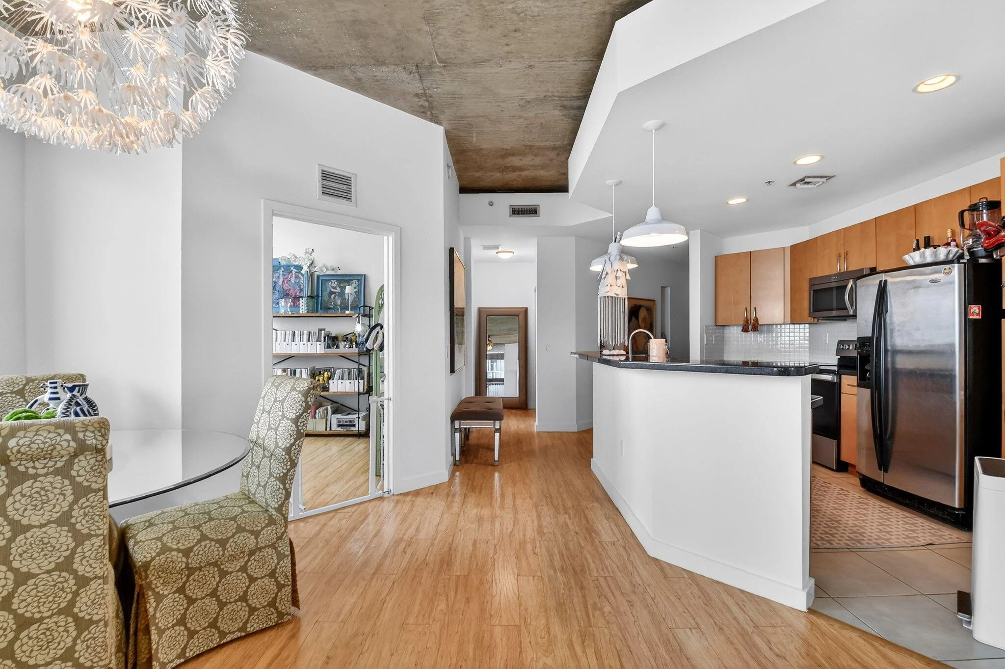 7-Dining room Condo West Palm Beach.jpg