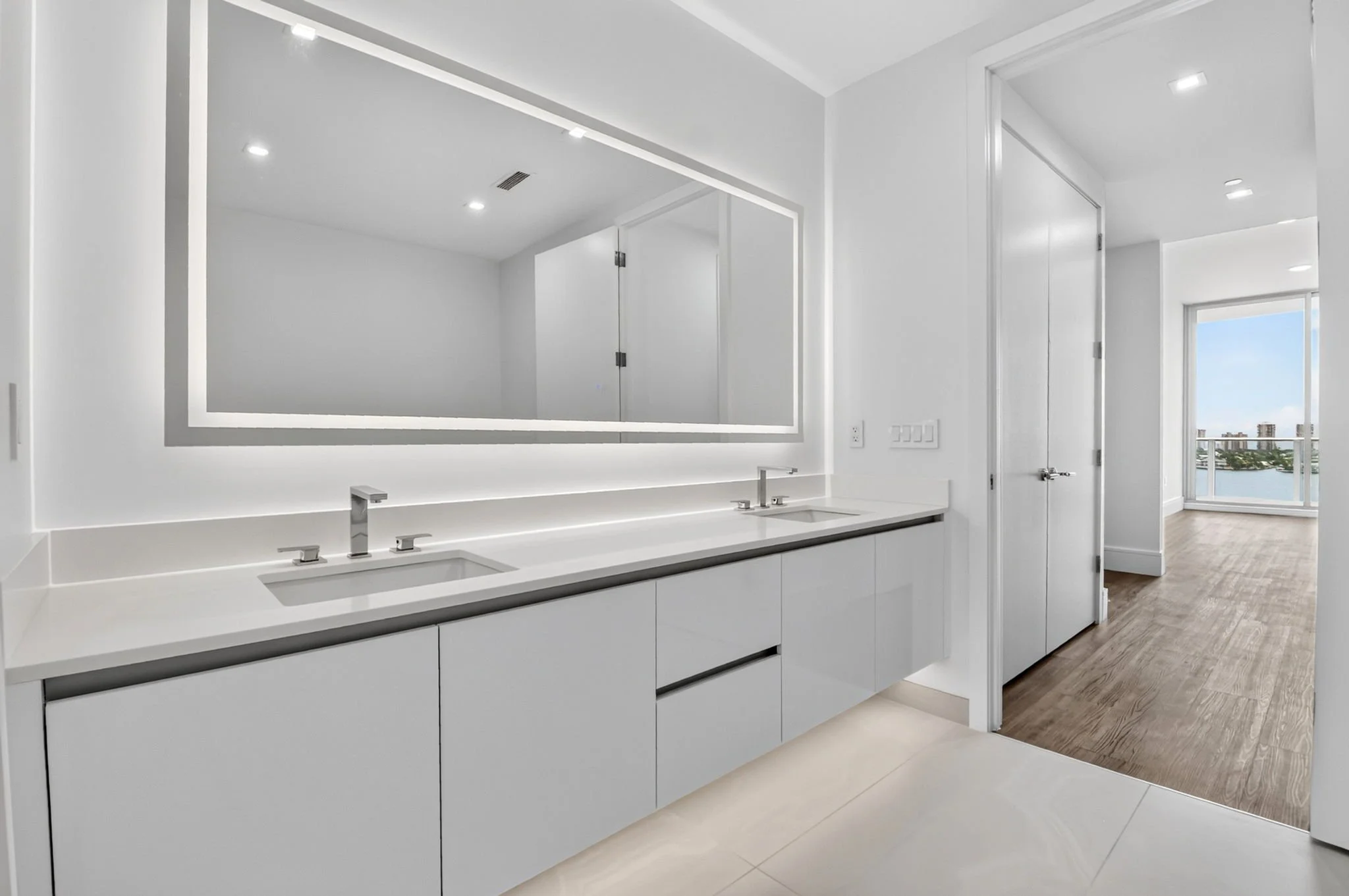 56-Master Bathroom-220 Lake Shore Dr 1506.jpg