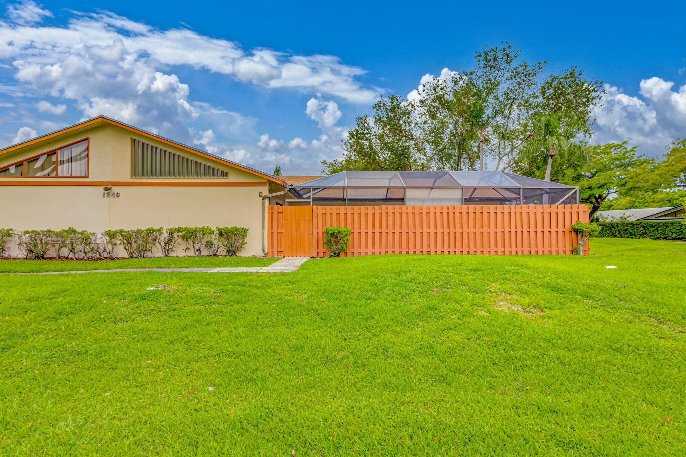 52-House Exterior.jpg