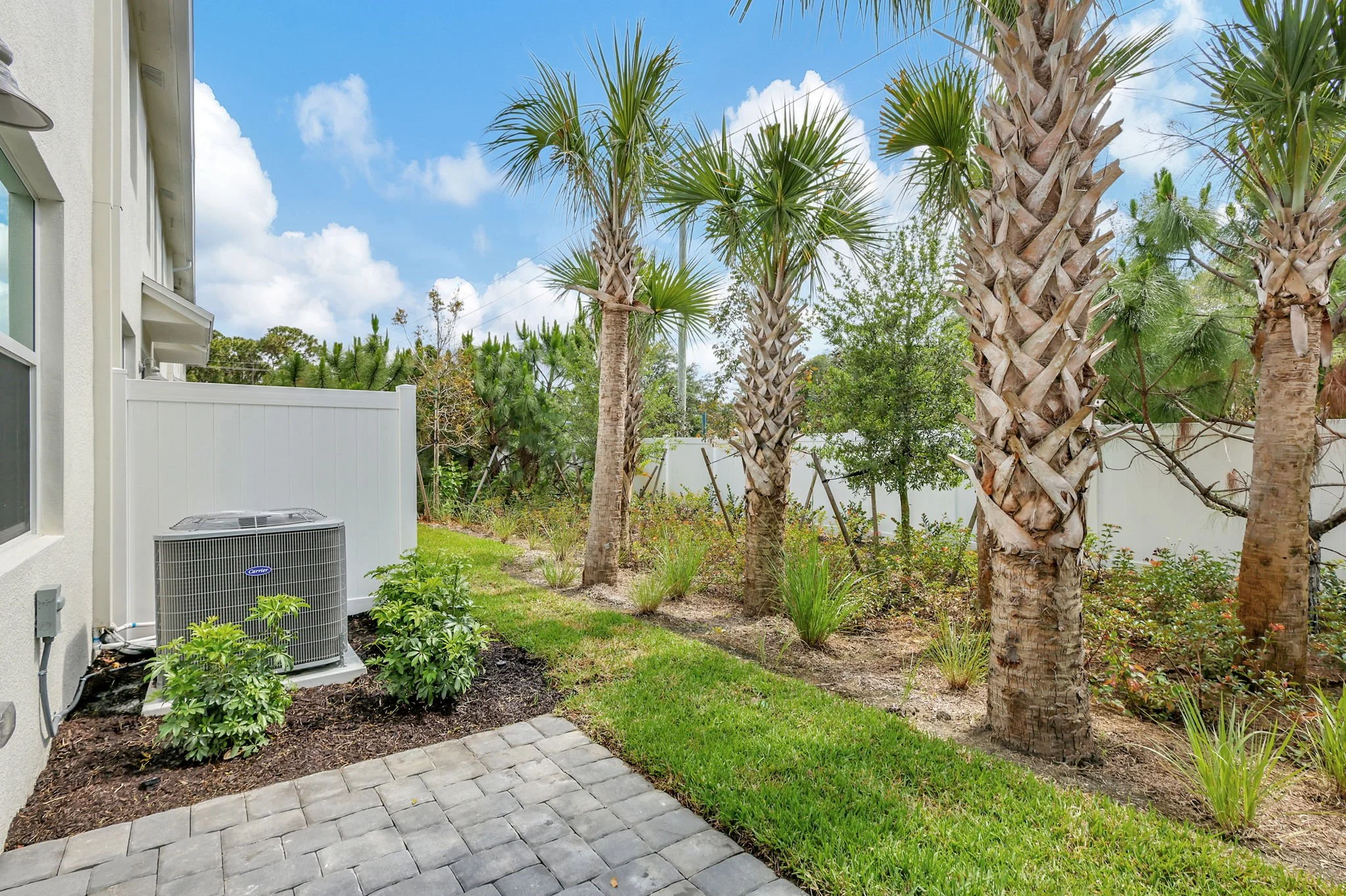 14-Townhome Patio.jpg