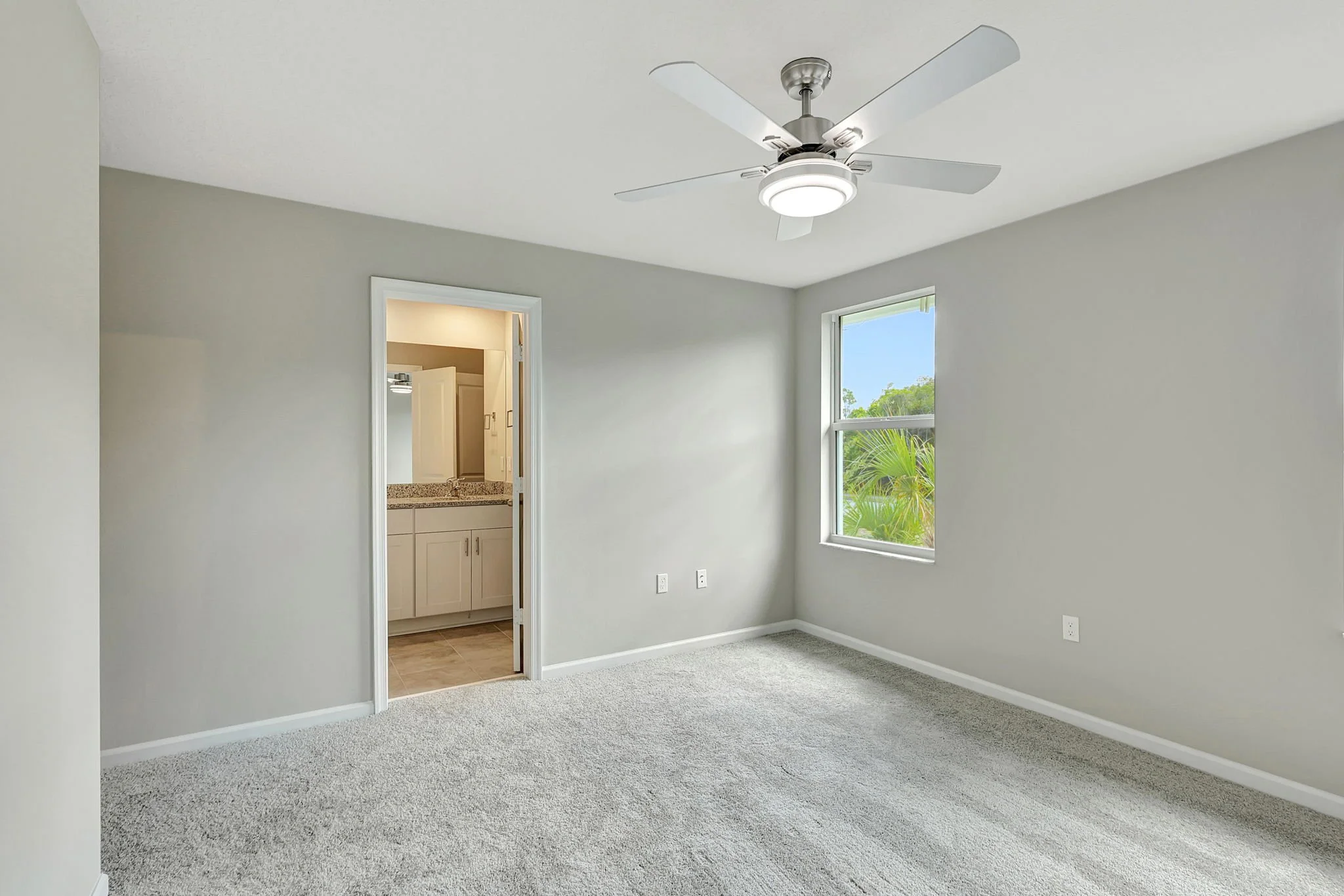 24-Master Bedroom.jpg