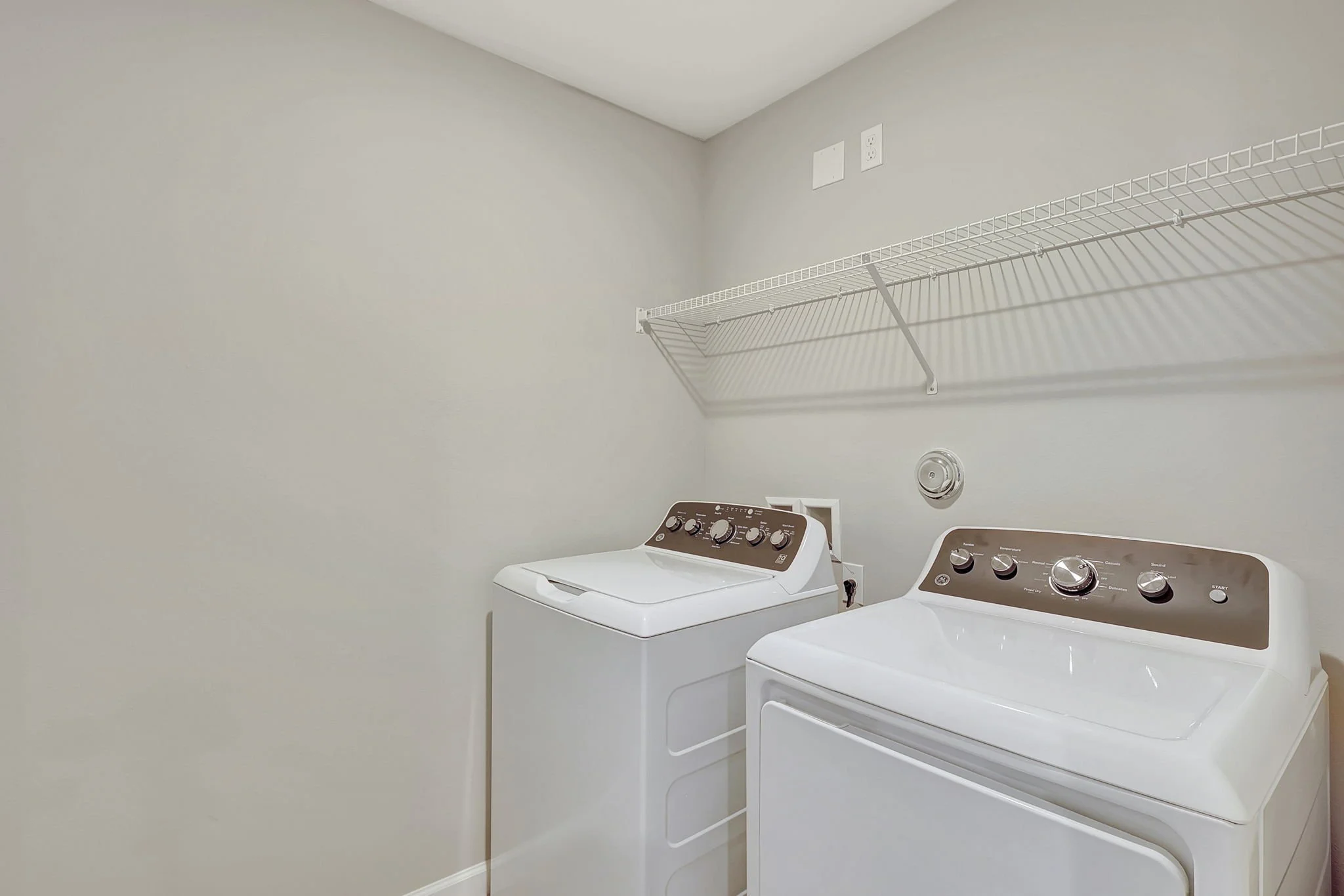 19-Laundry Room.jpg