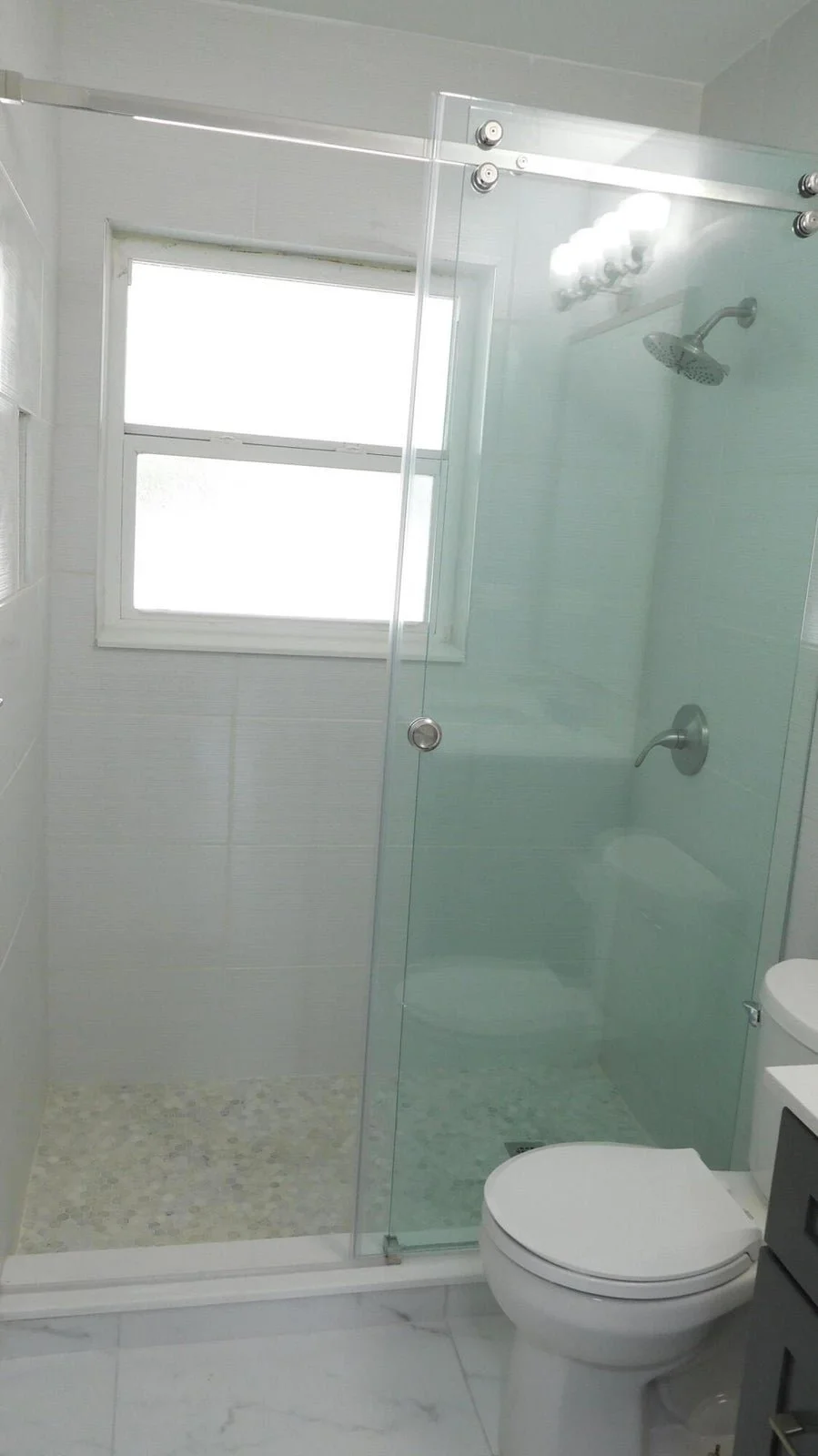 17-Bathroom 2.jpg