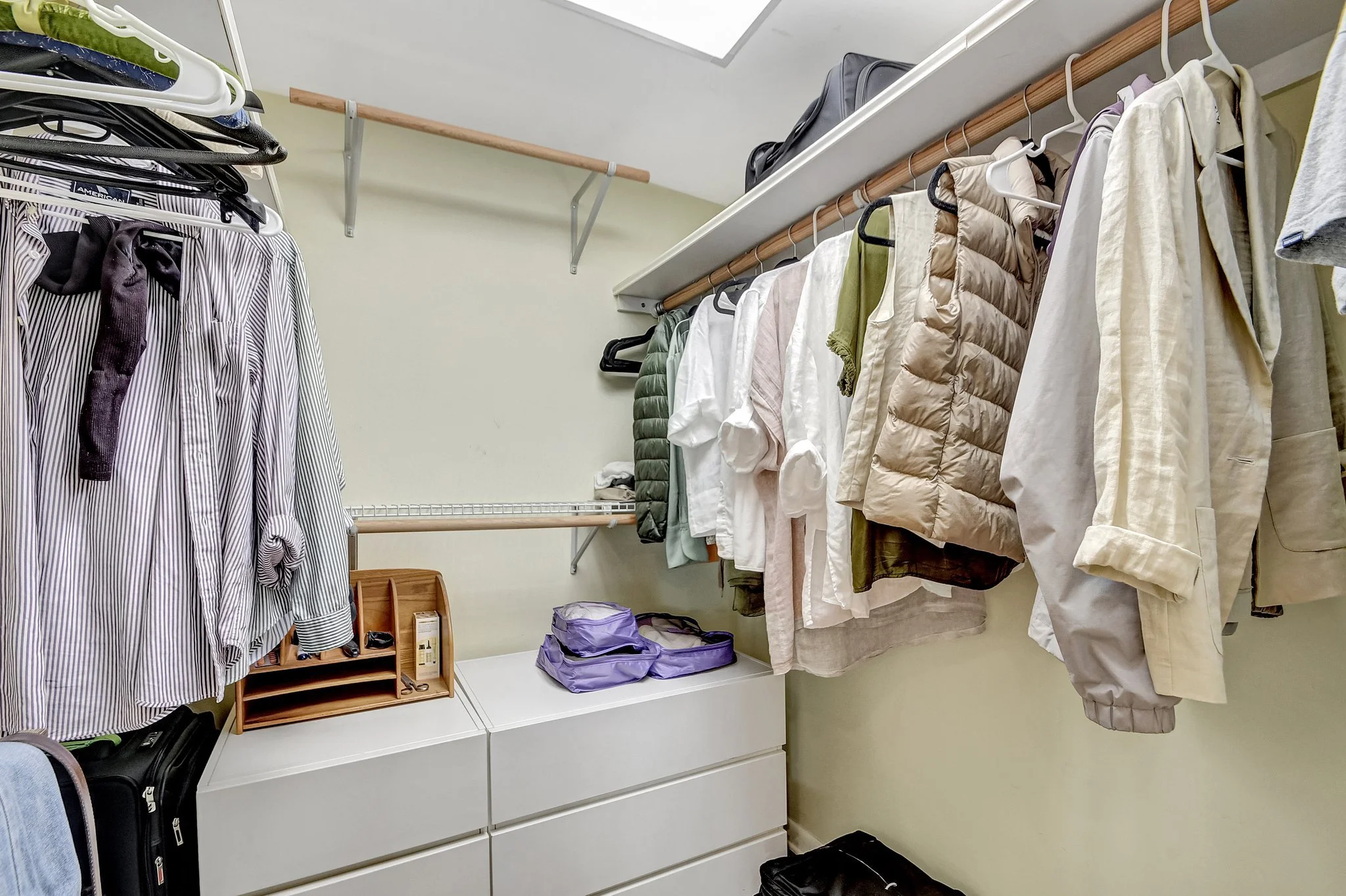 35-Palm Beach-La Bonne Vie-Master bedroom closet.jpg