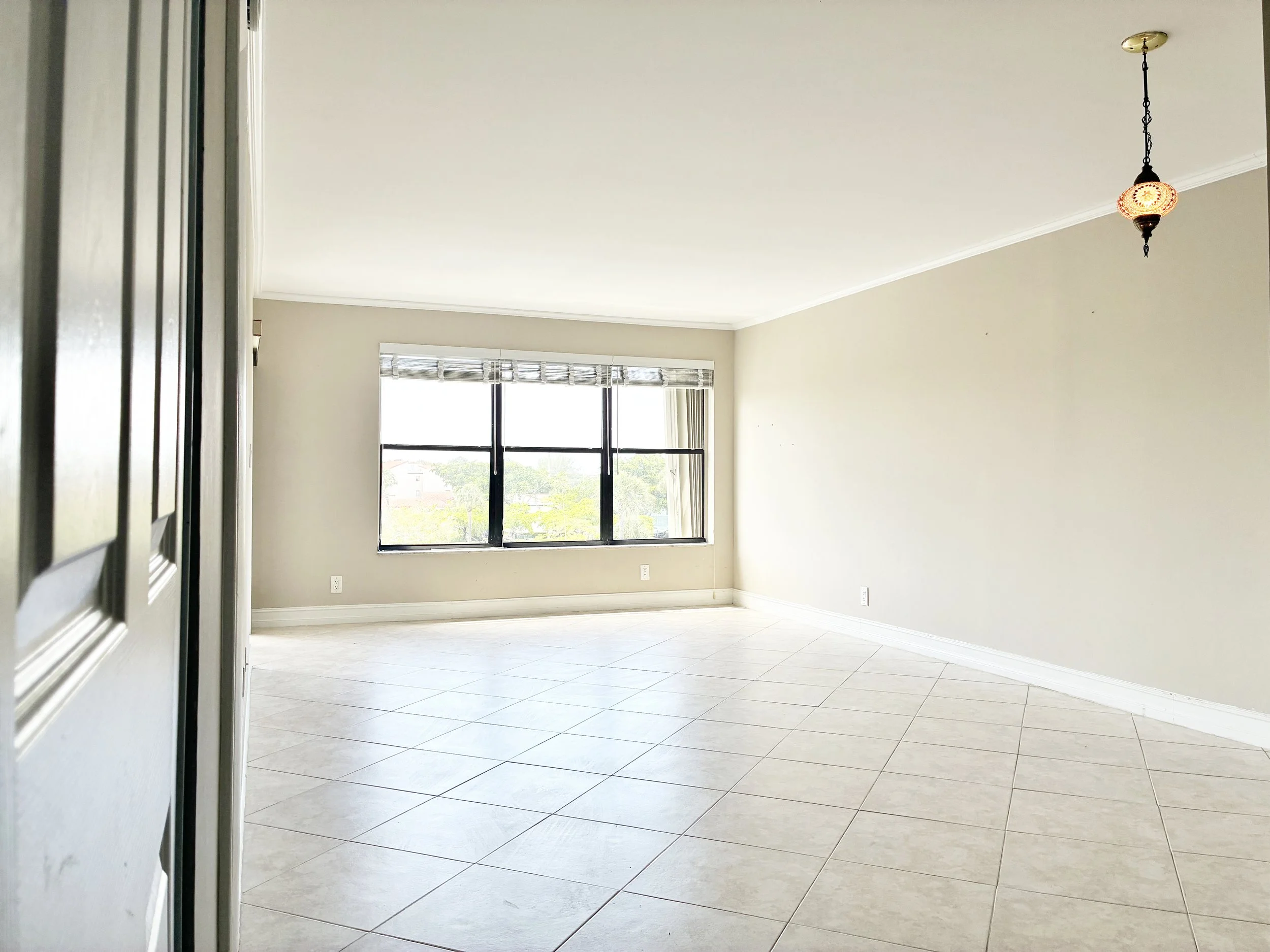26-Living Area.jpg
