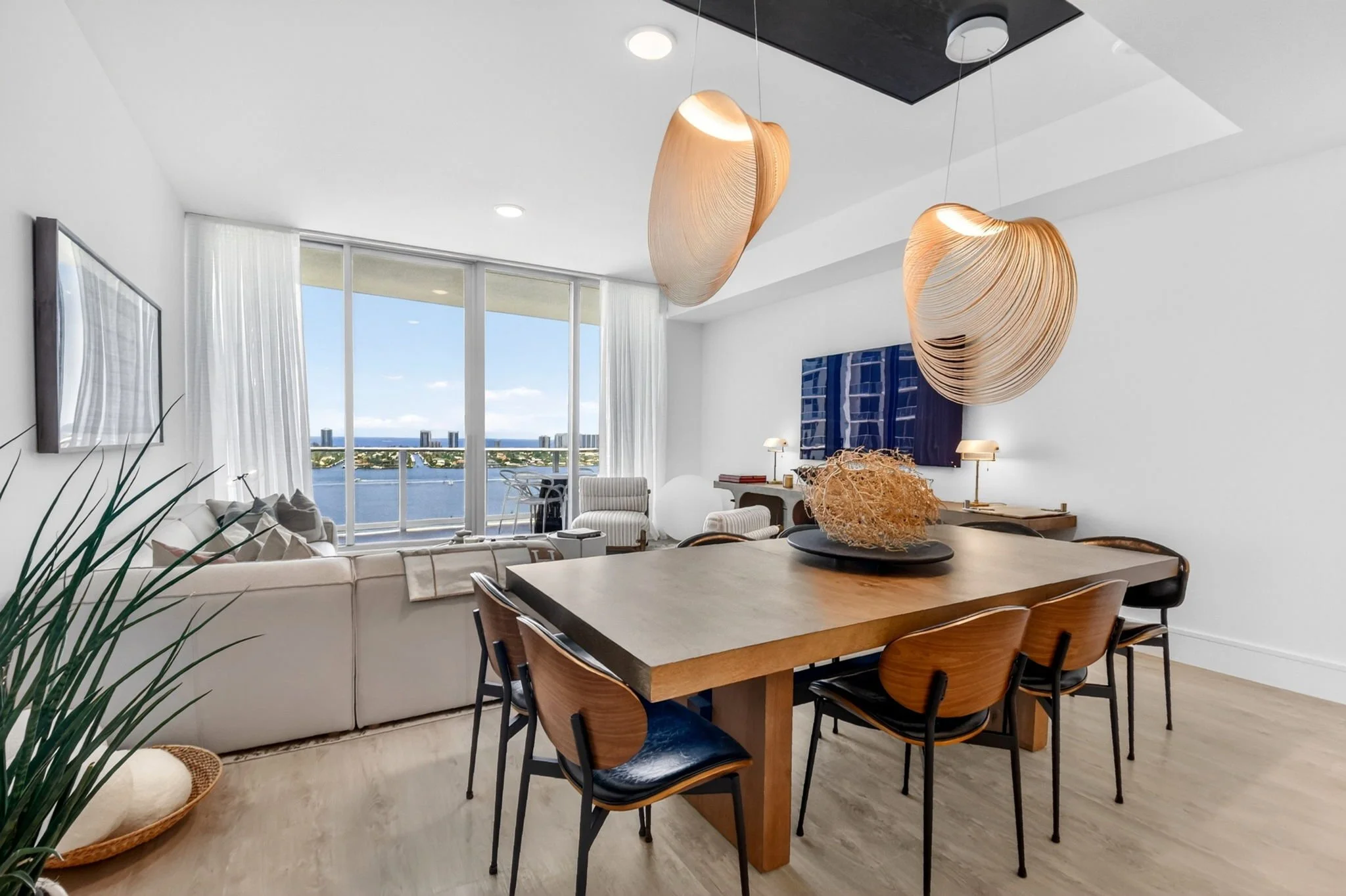 20-Dining room.jpg