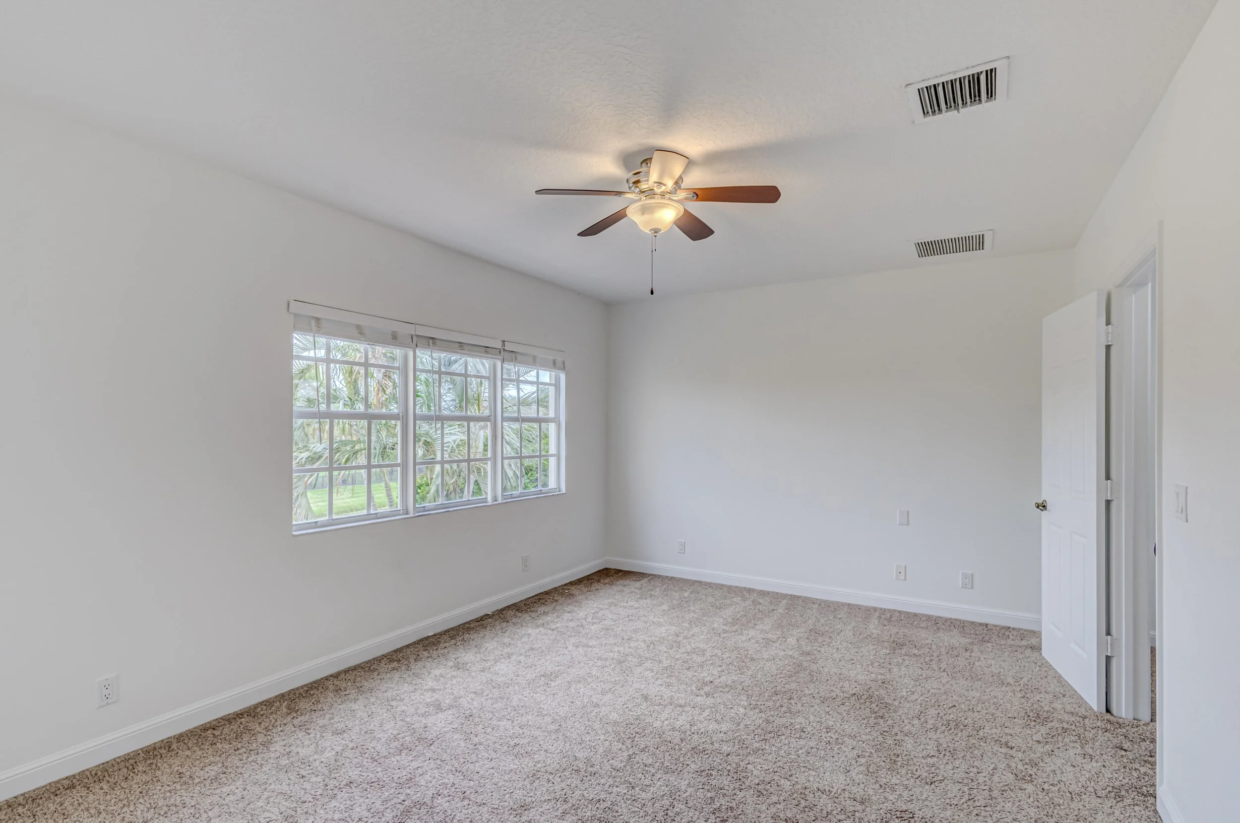 34-Master Bedroom.jpg