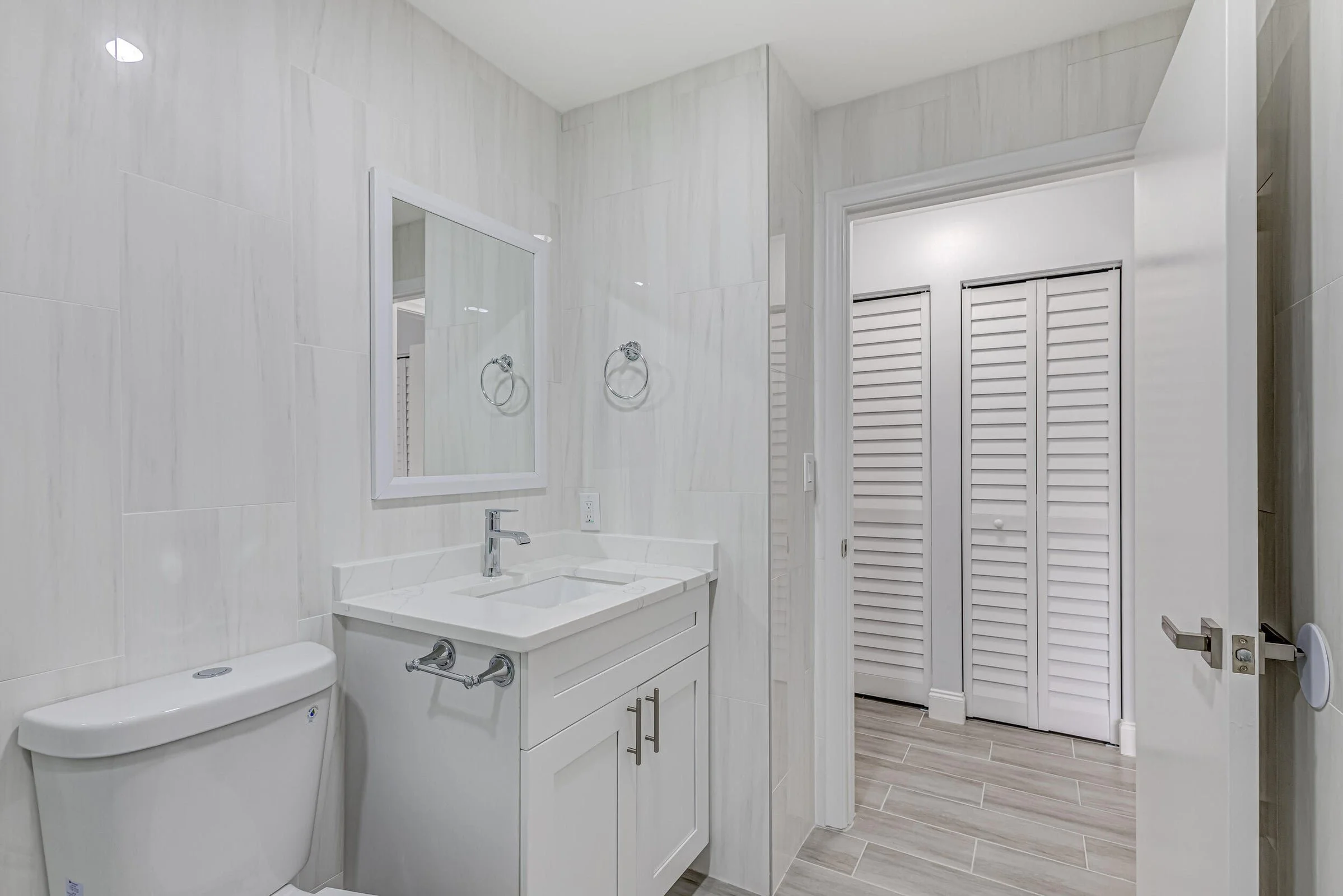 23-Second Bathroom.jpg