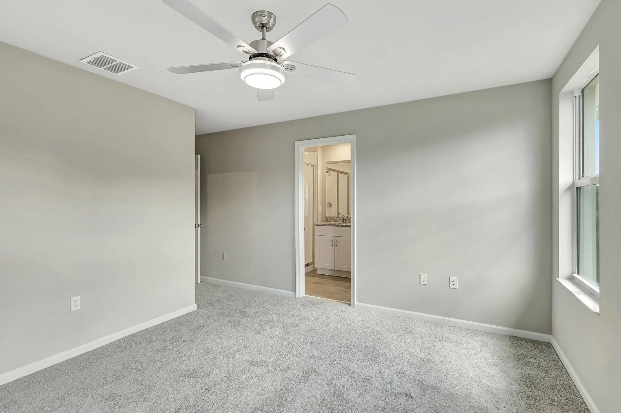 26-Master Bedroom.jpg
