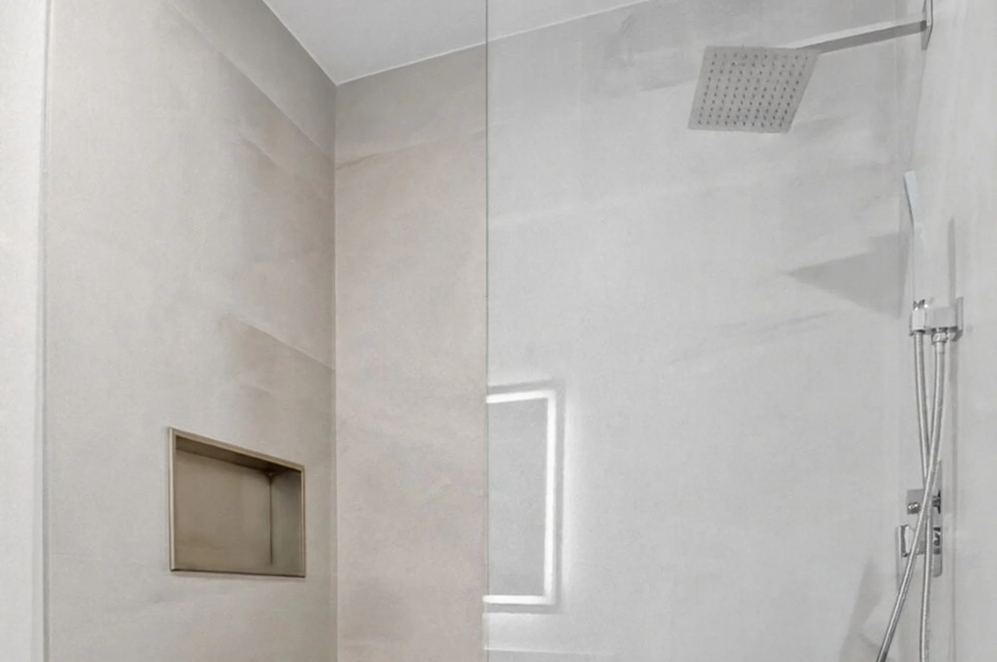 70-Third bedroom en suite bathroom.jpg