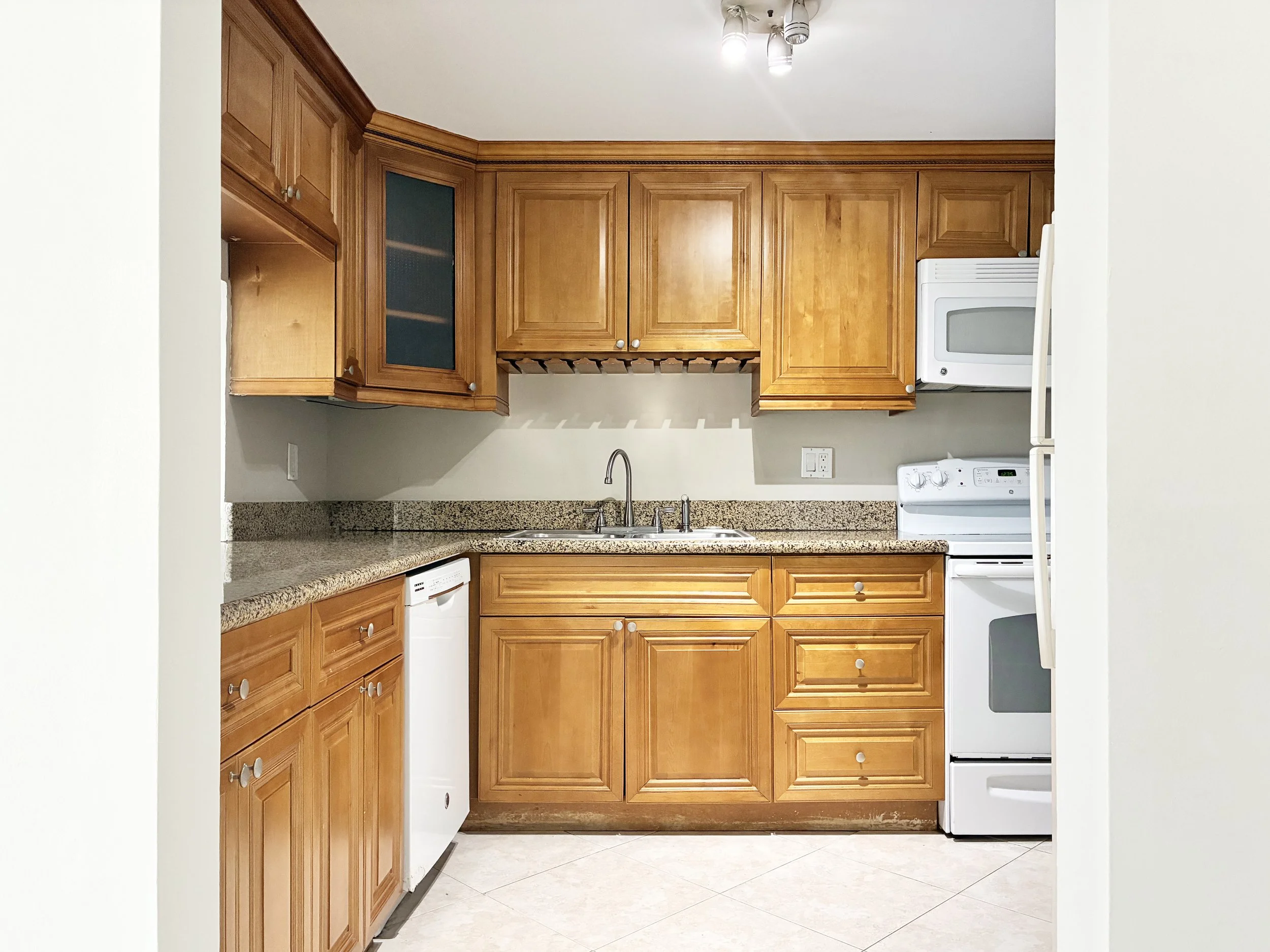 10-Kitchen.jpg