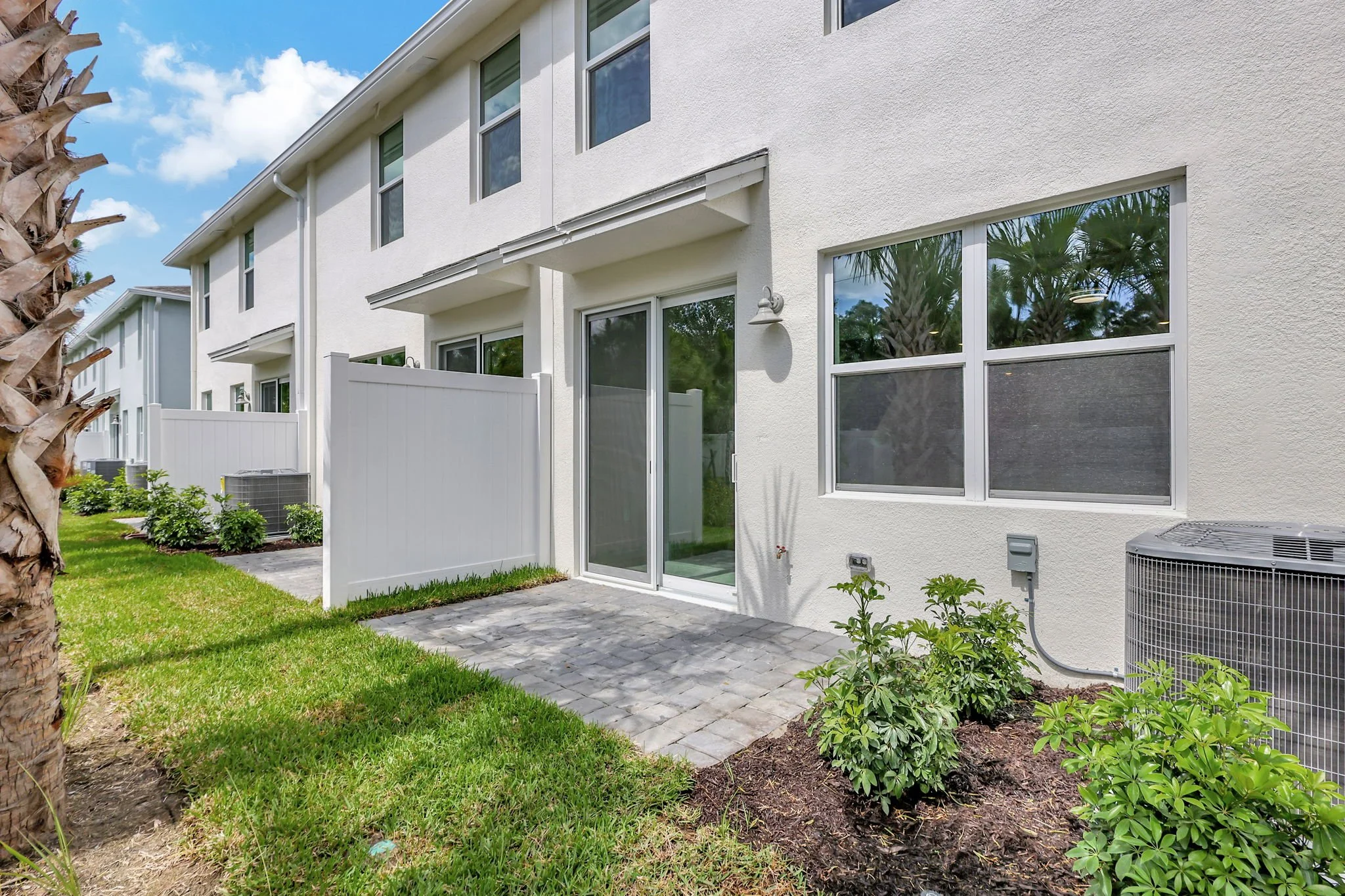 15-Townhome Patio.jpg