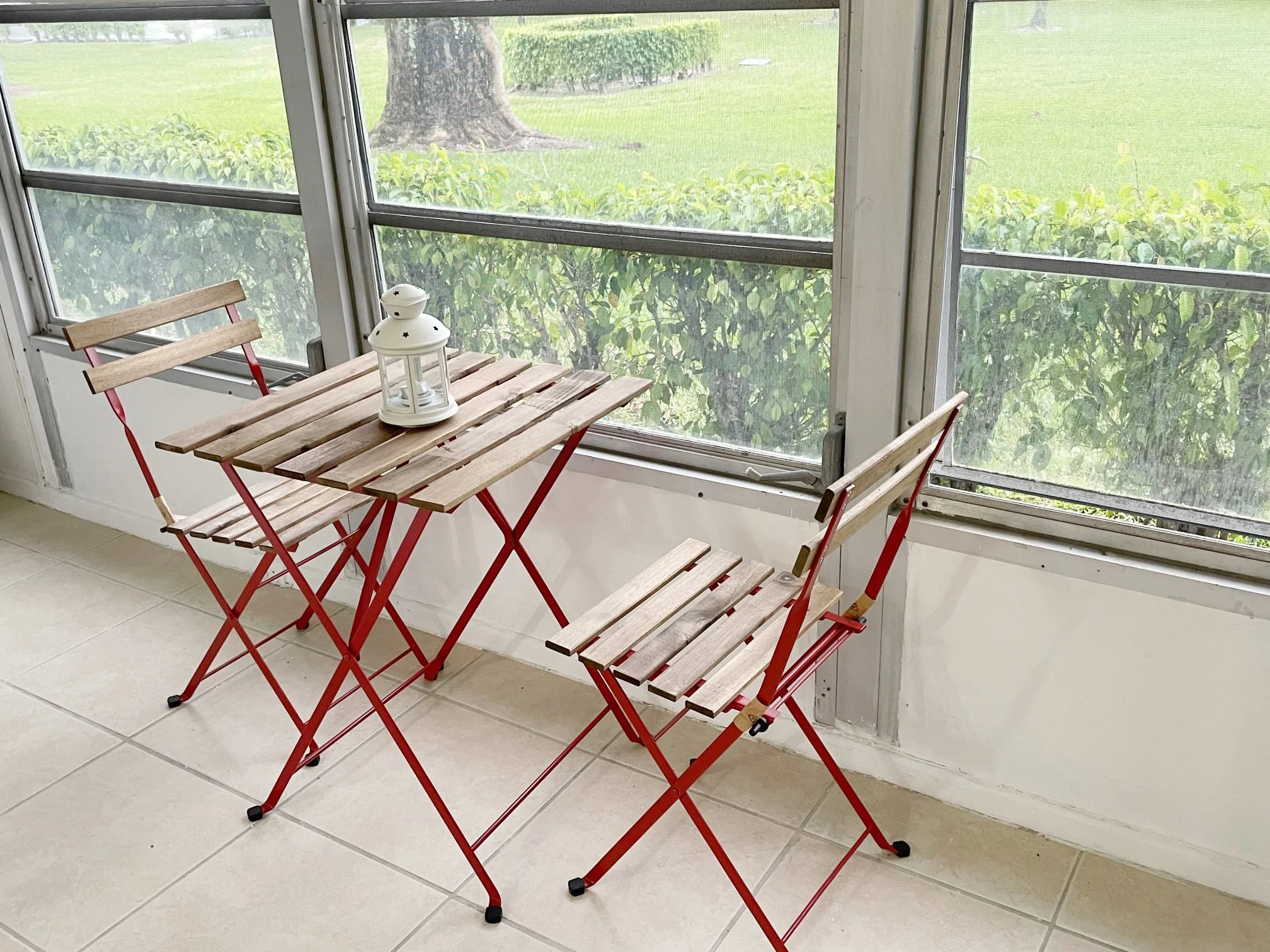 18-Enclosed Patio B.jpg