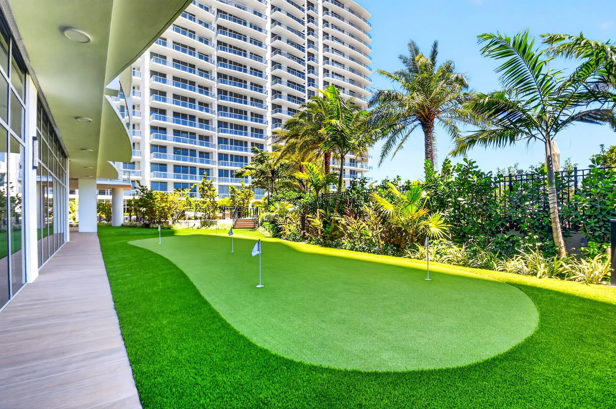 106-Amenities sixth floor mini golf.jpg