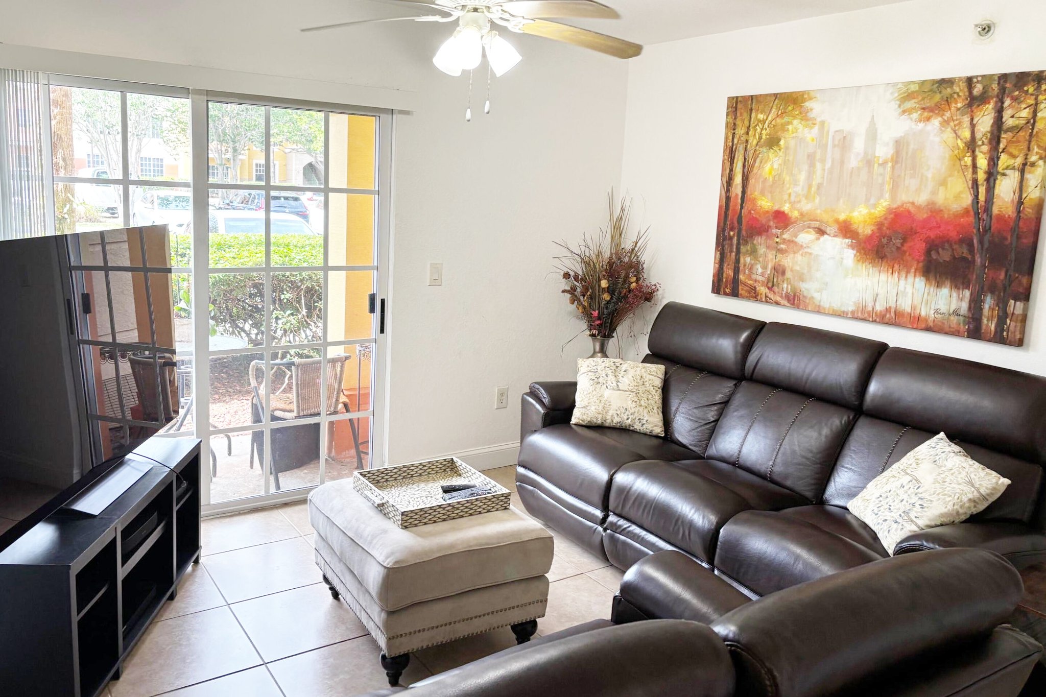 5-Living Area.jpg