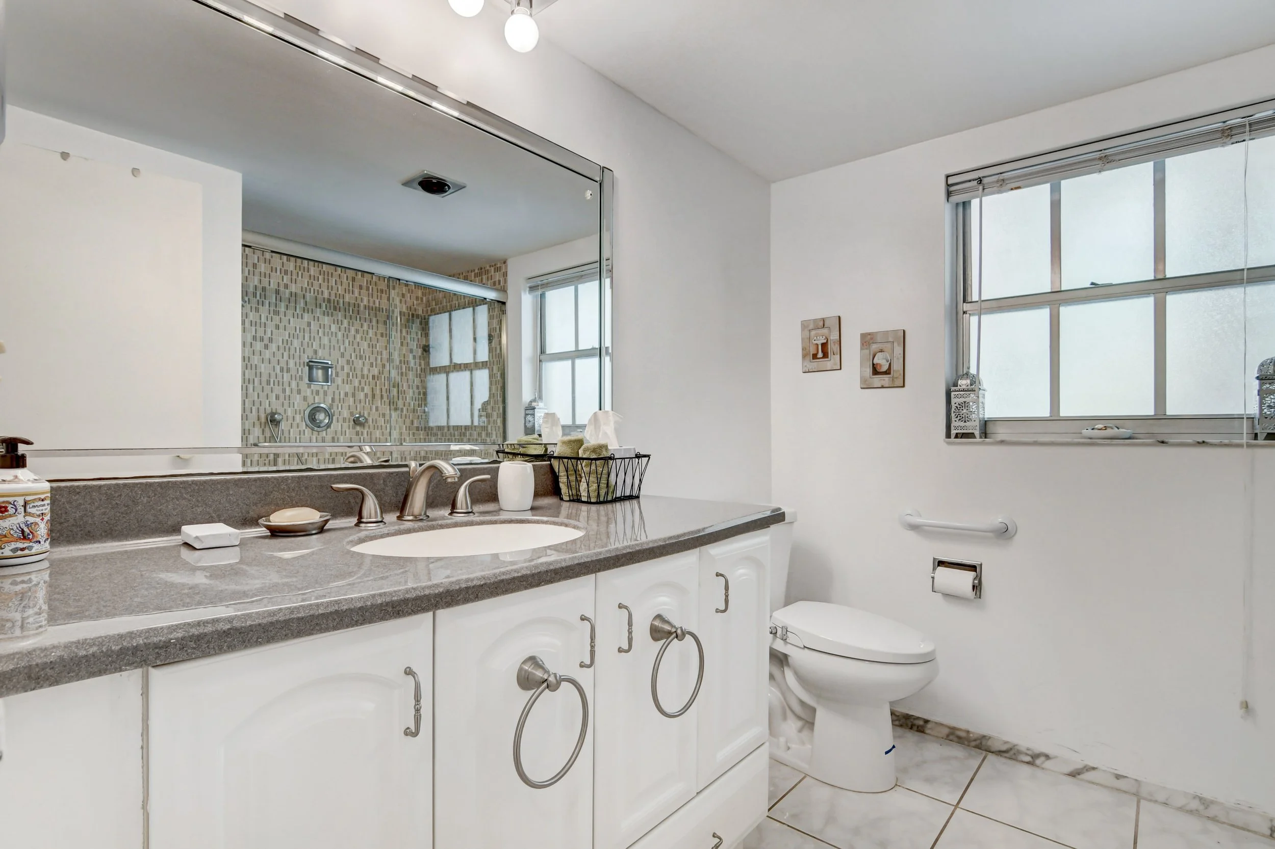 44-Full Kitchen two Bathroom.jpeg