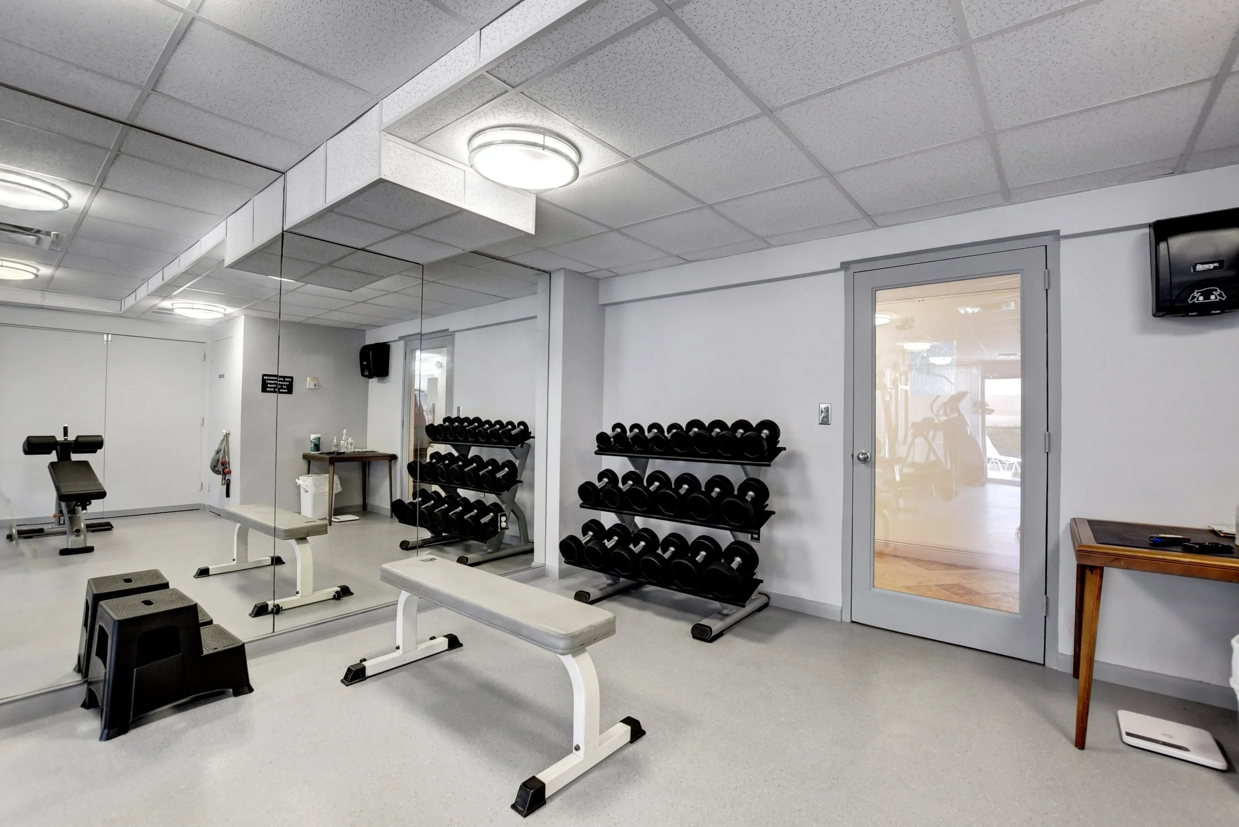 152-Palm Beach-La Bonne Vie-Amenities-Gym Weighs.jpg