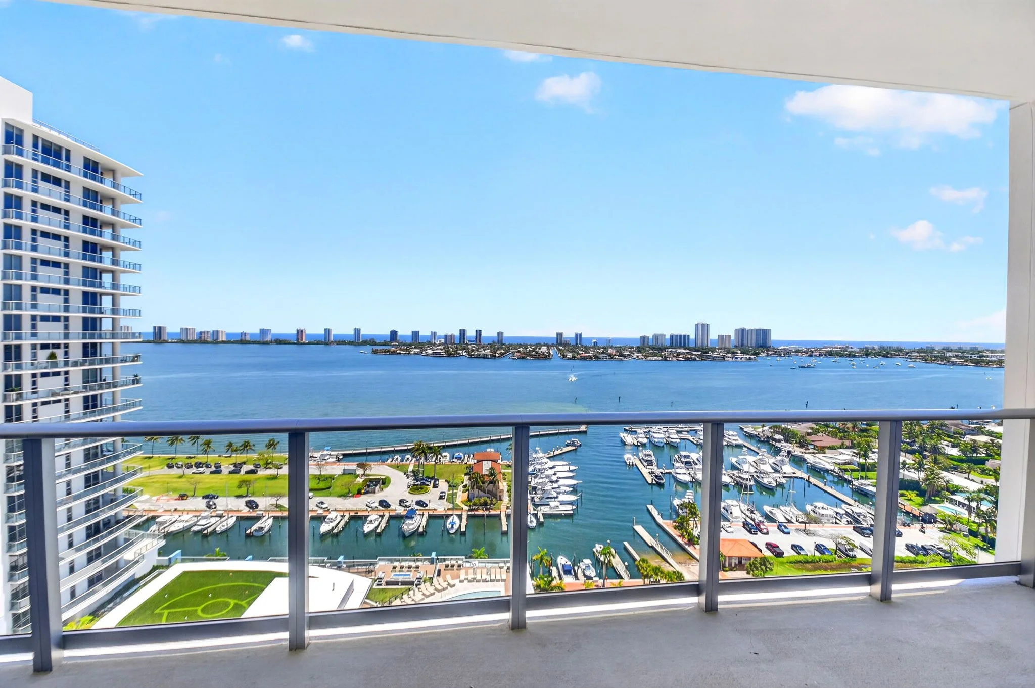 15-Waterfront balcony.jpg