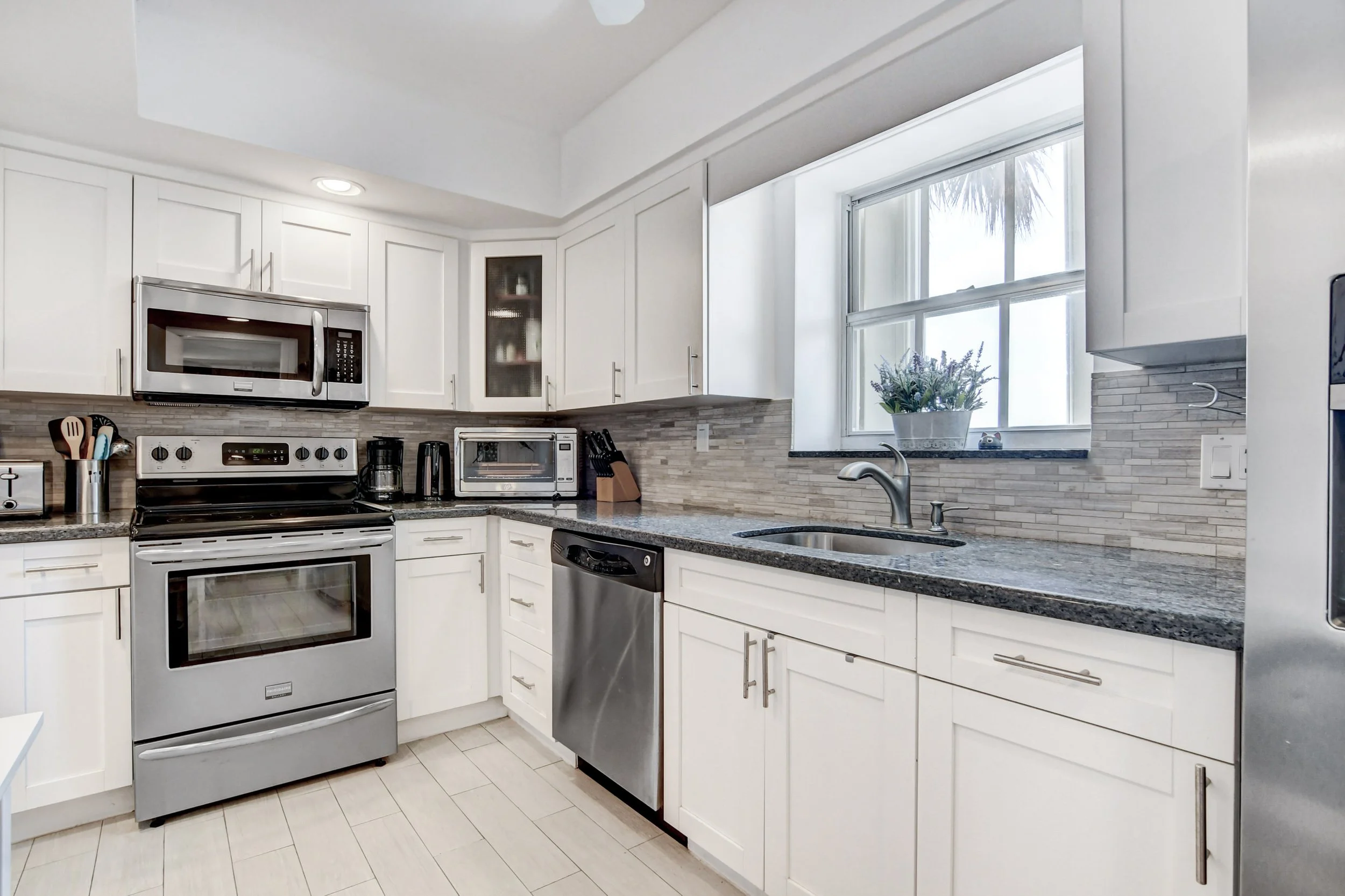 18-Luxury Rental Palm Beach.jpeg