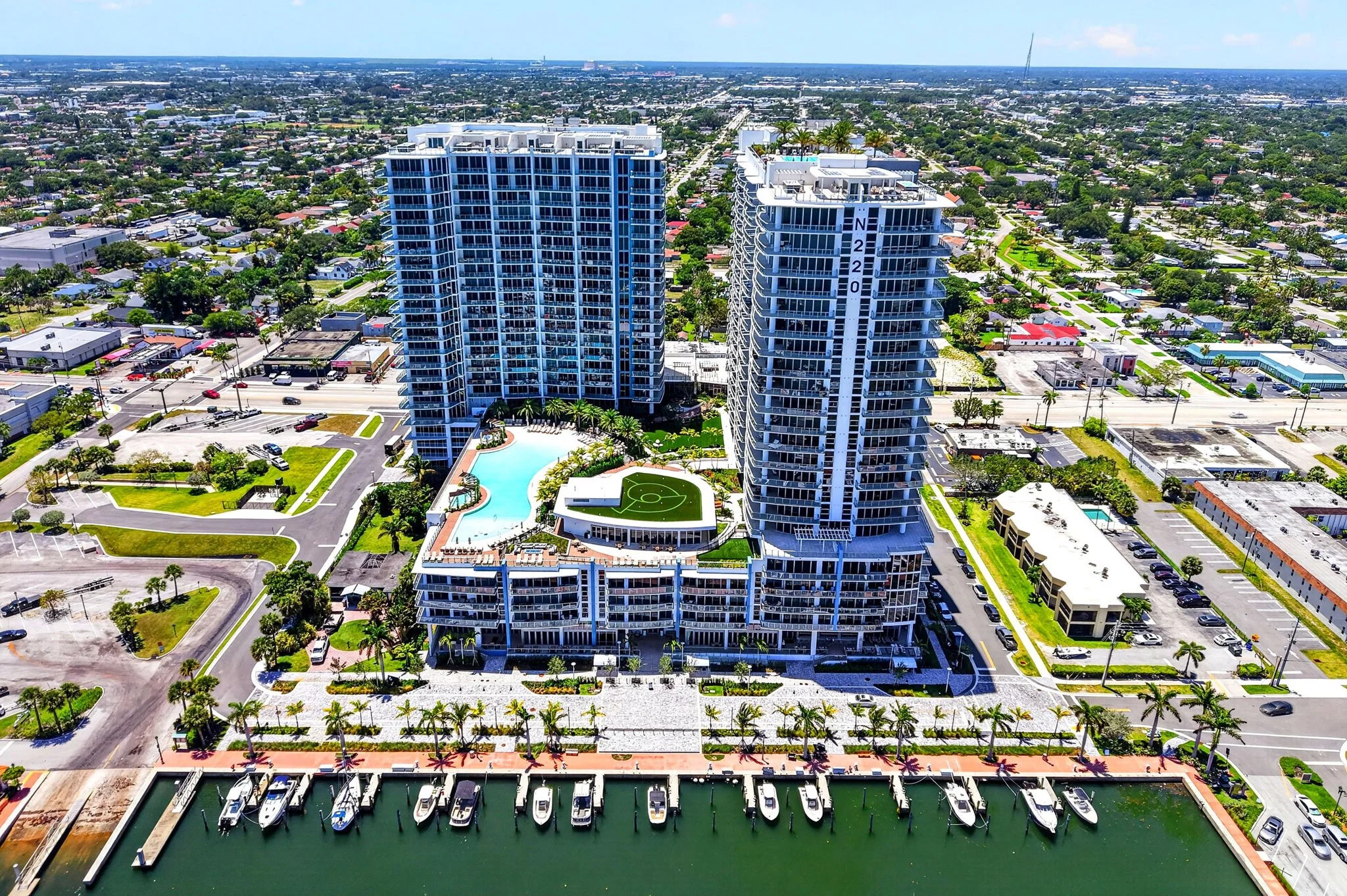 164-Building-East exposure.jpg