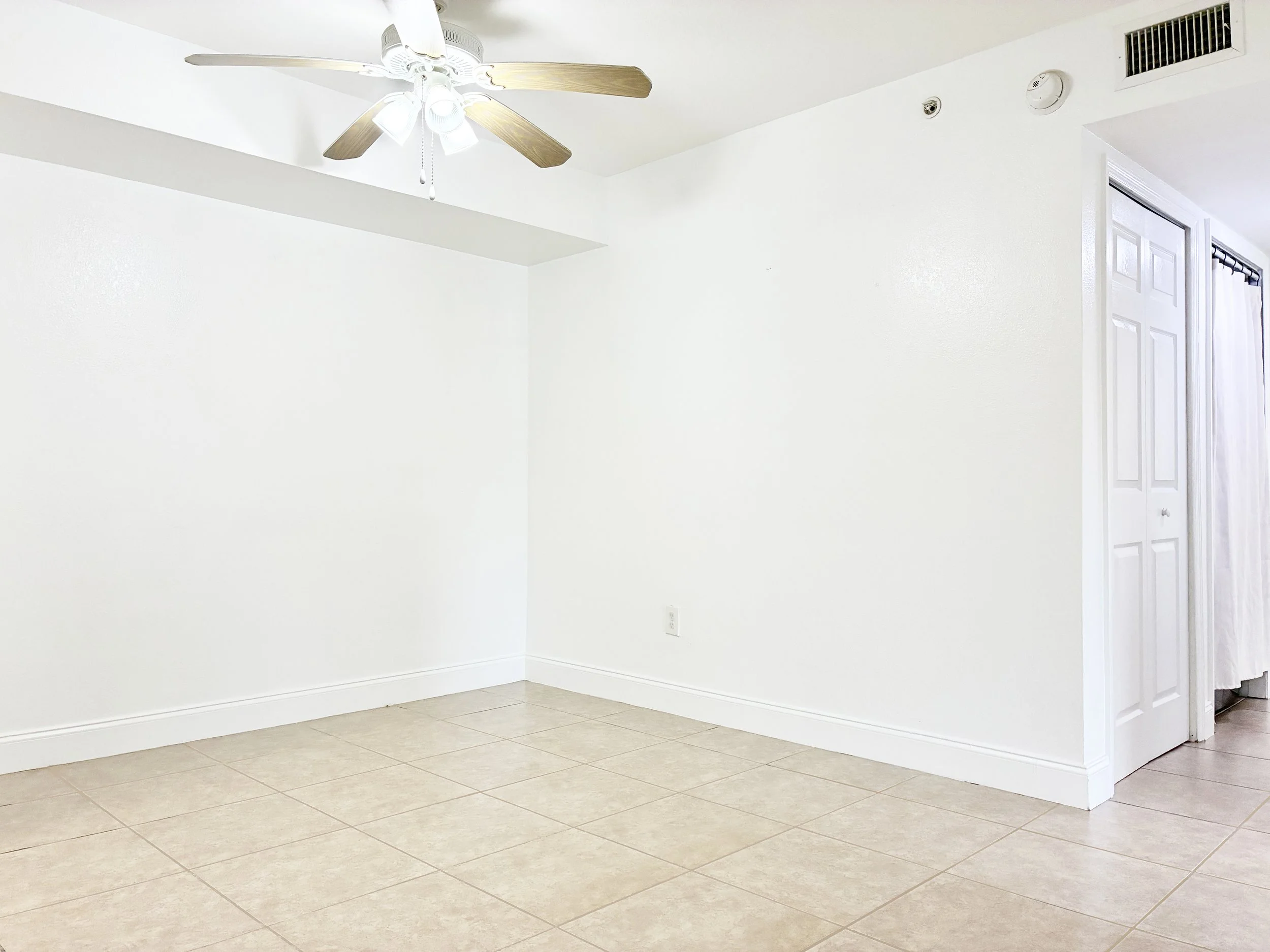 29-Dining Area.jpeg