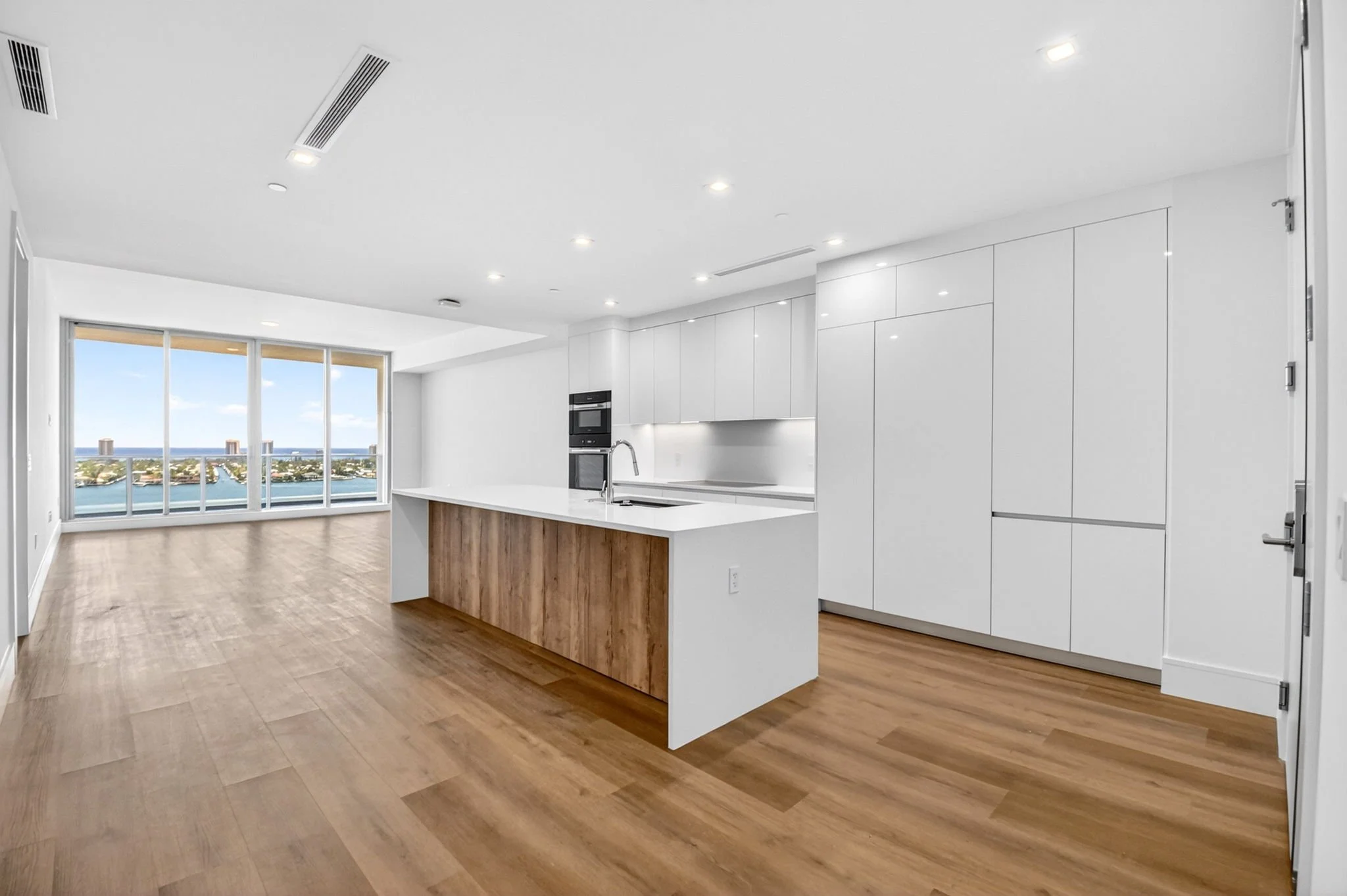 3-Cover For Rent-220 Lake Shore Dr 1808.jpg
