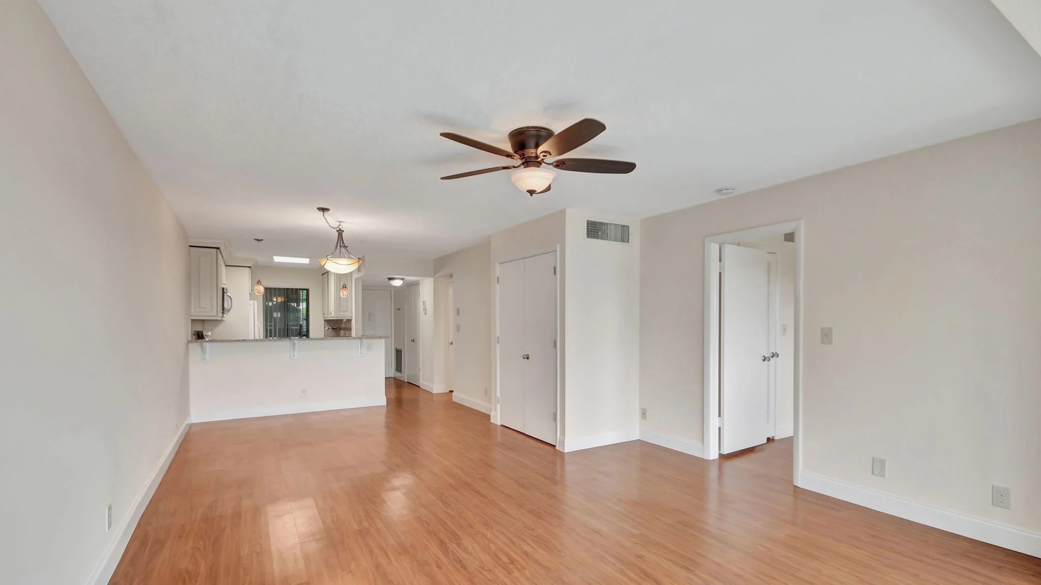 8-Living Area.jpg
