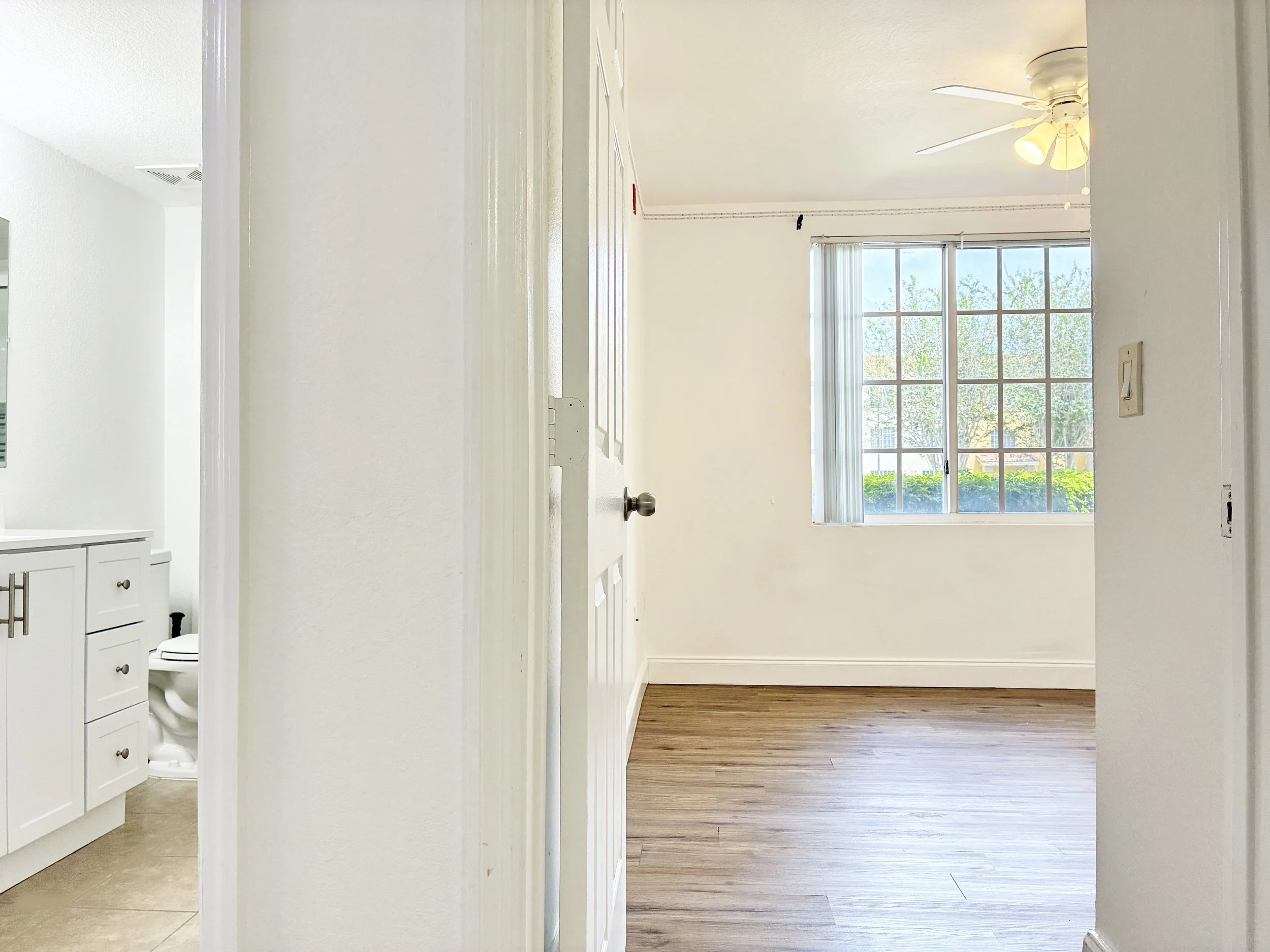 30-Bathroom and Third Bedroom.jpeg