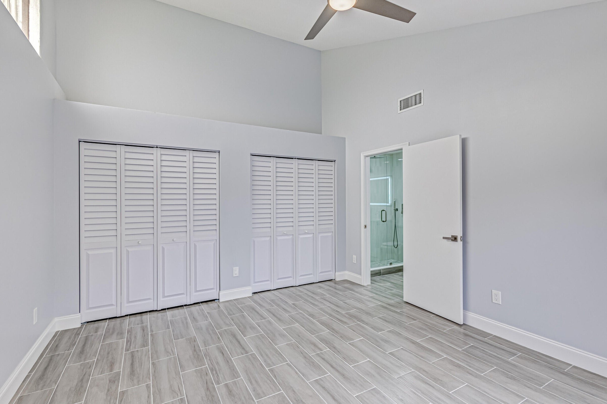 14-Master Bedroom.jpg