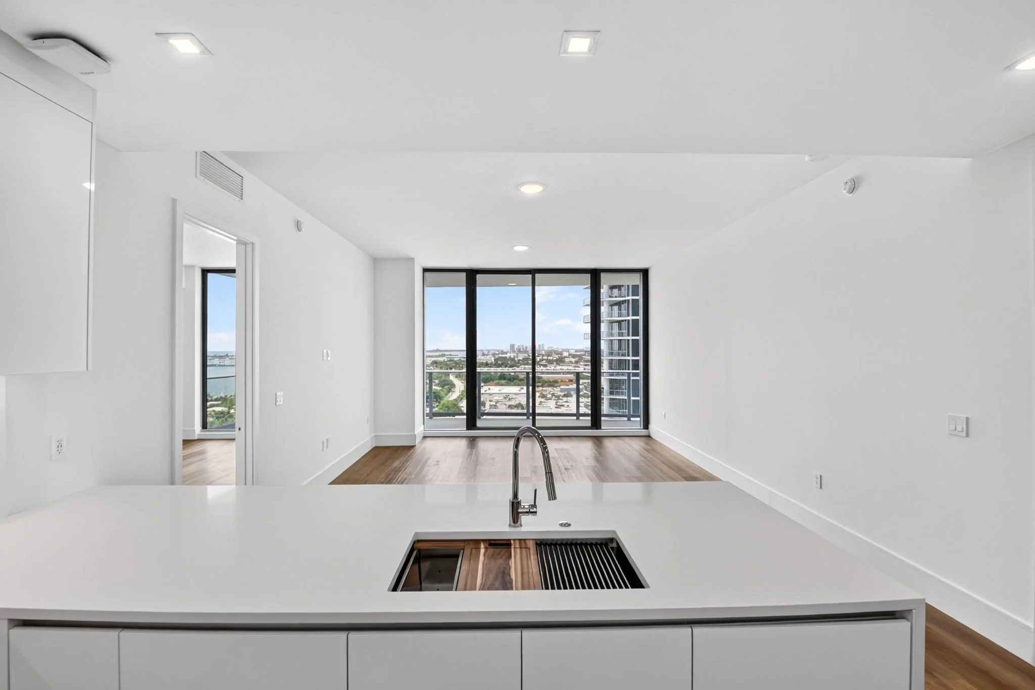 54-Kitchen-220 Lake Shore Dr 1511.jpg