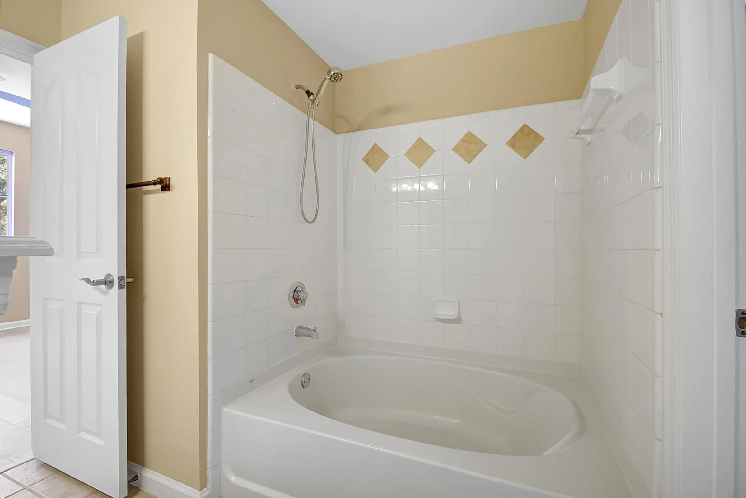 21-Bathroom MB.jpg