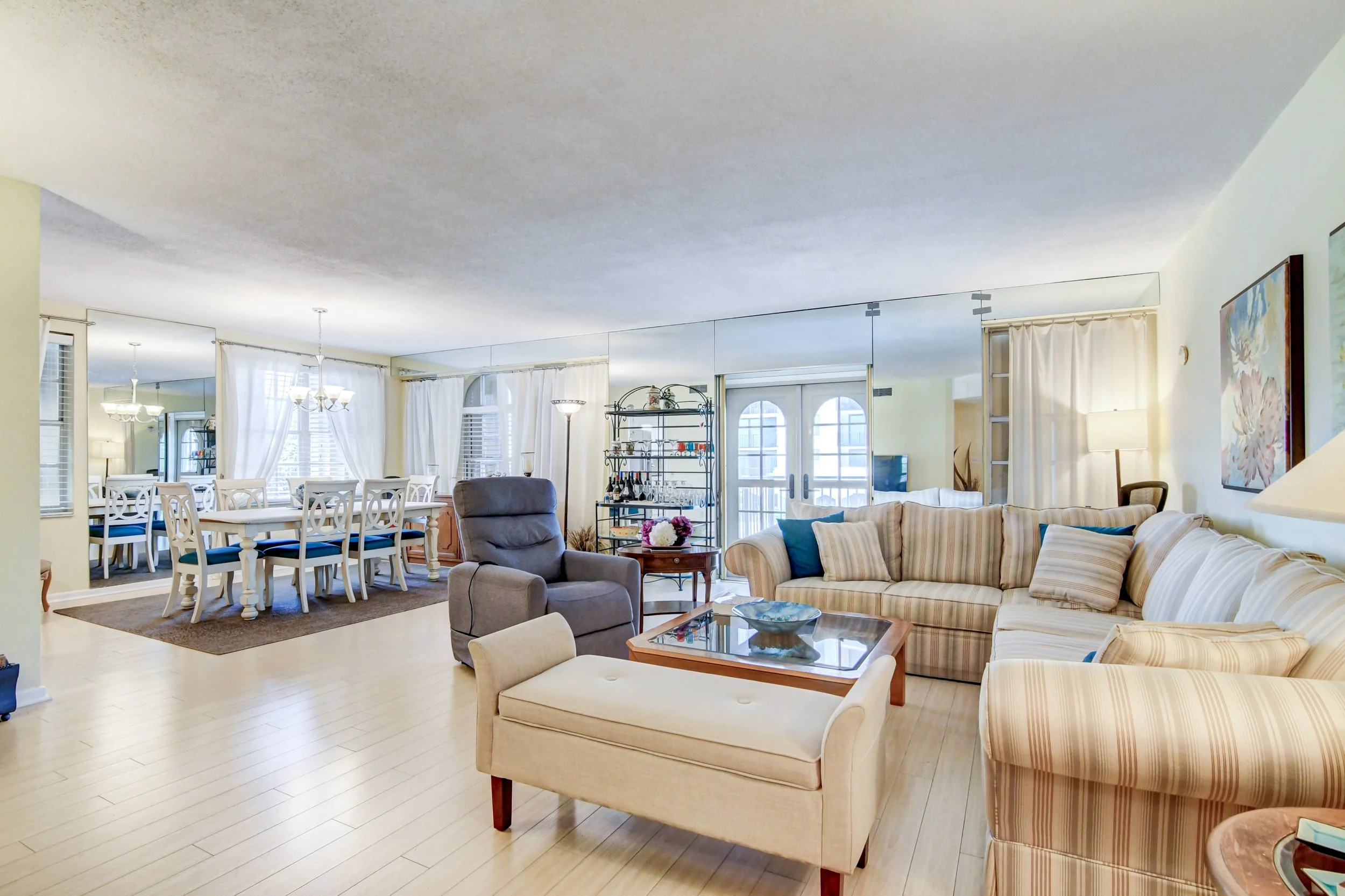 09-Furnished Apartment Palm Beach.jpeg