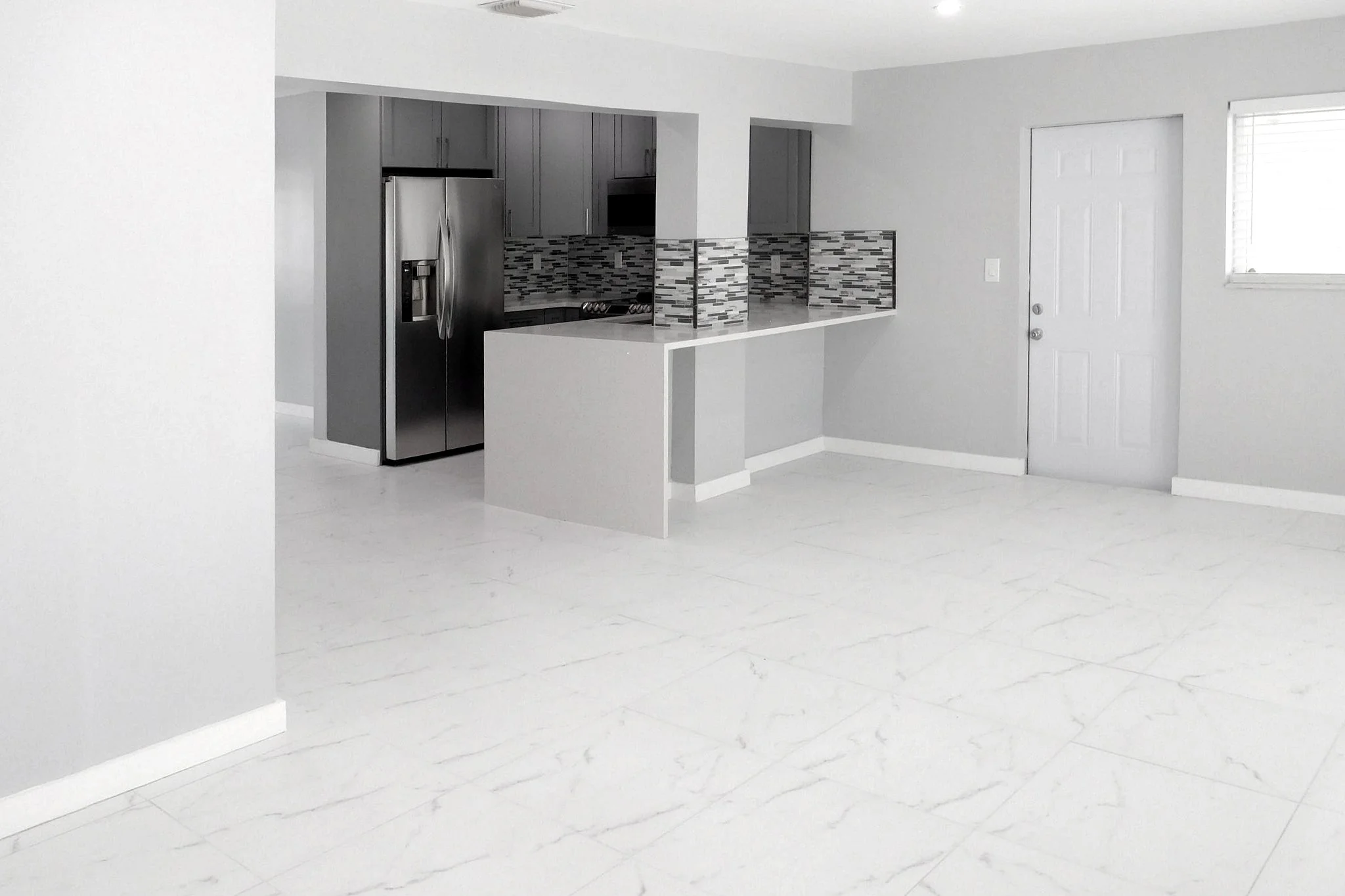35-Living Area.jpg