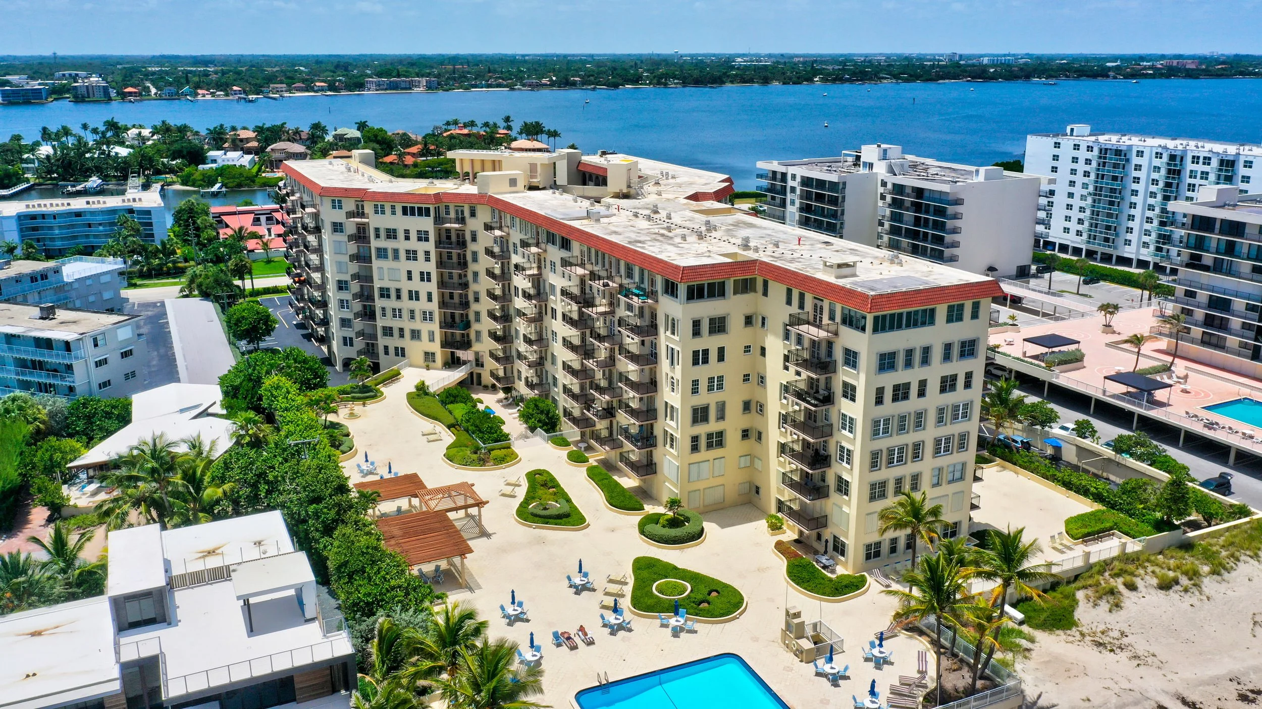 65-Luxury Condo On The Beach.jpeg