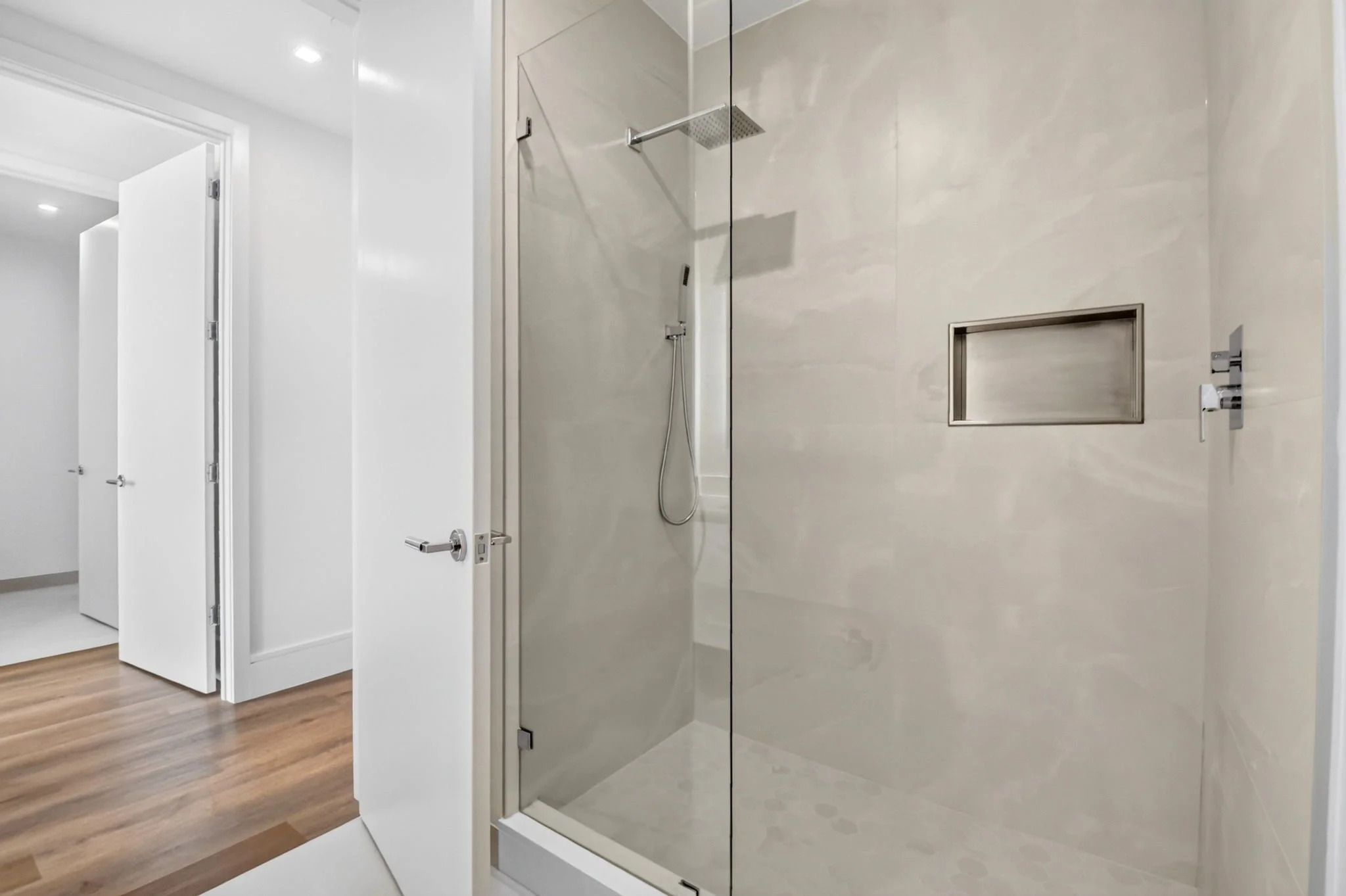 82-Third Bathroom-220 Lake Shore Dr 1506.jpg