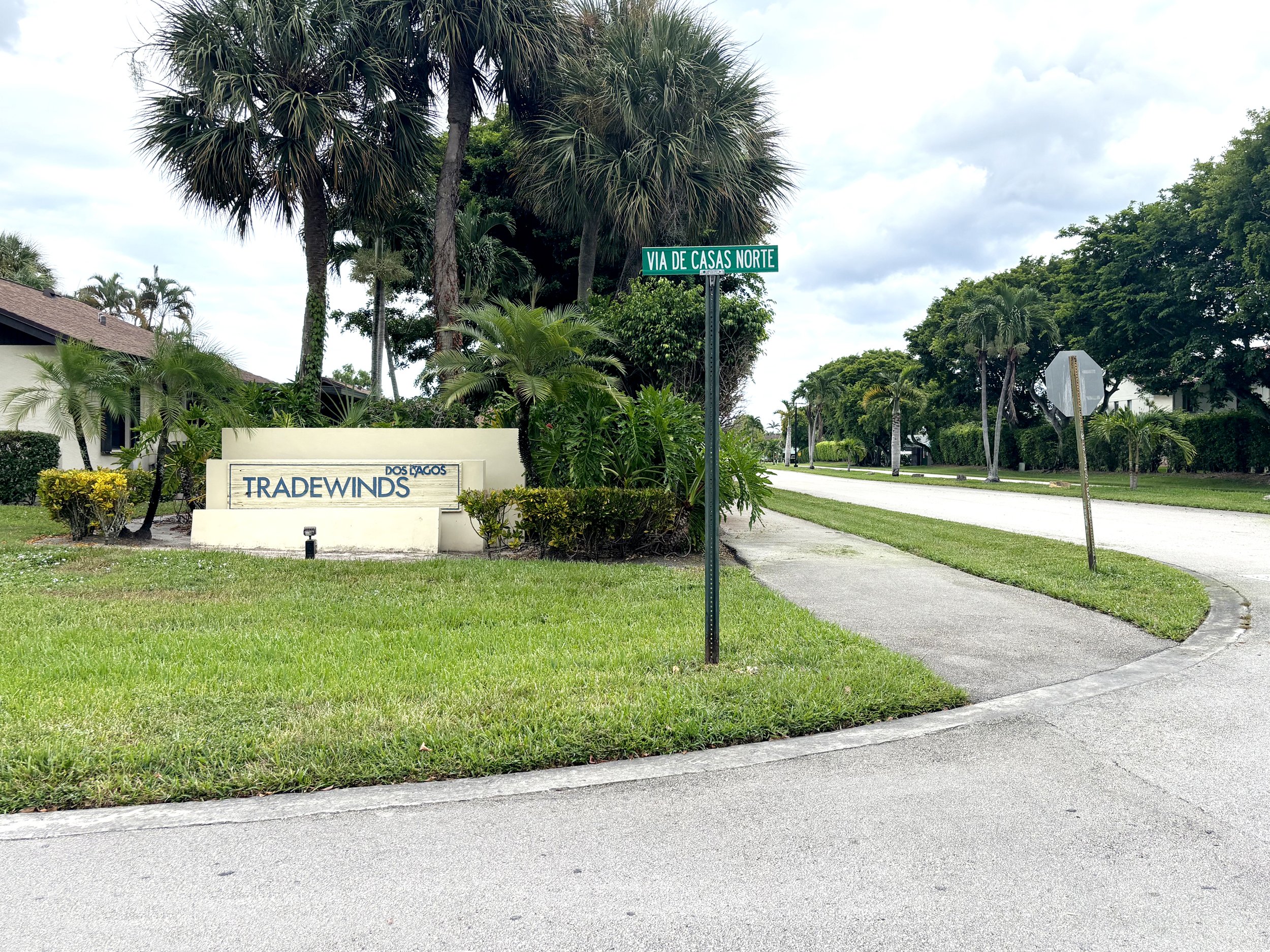 33-Tradewind Condos Sign.jpg