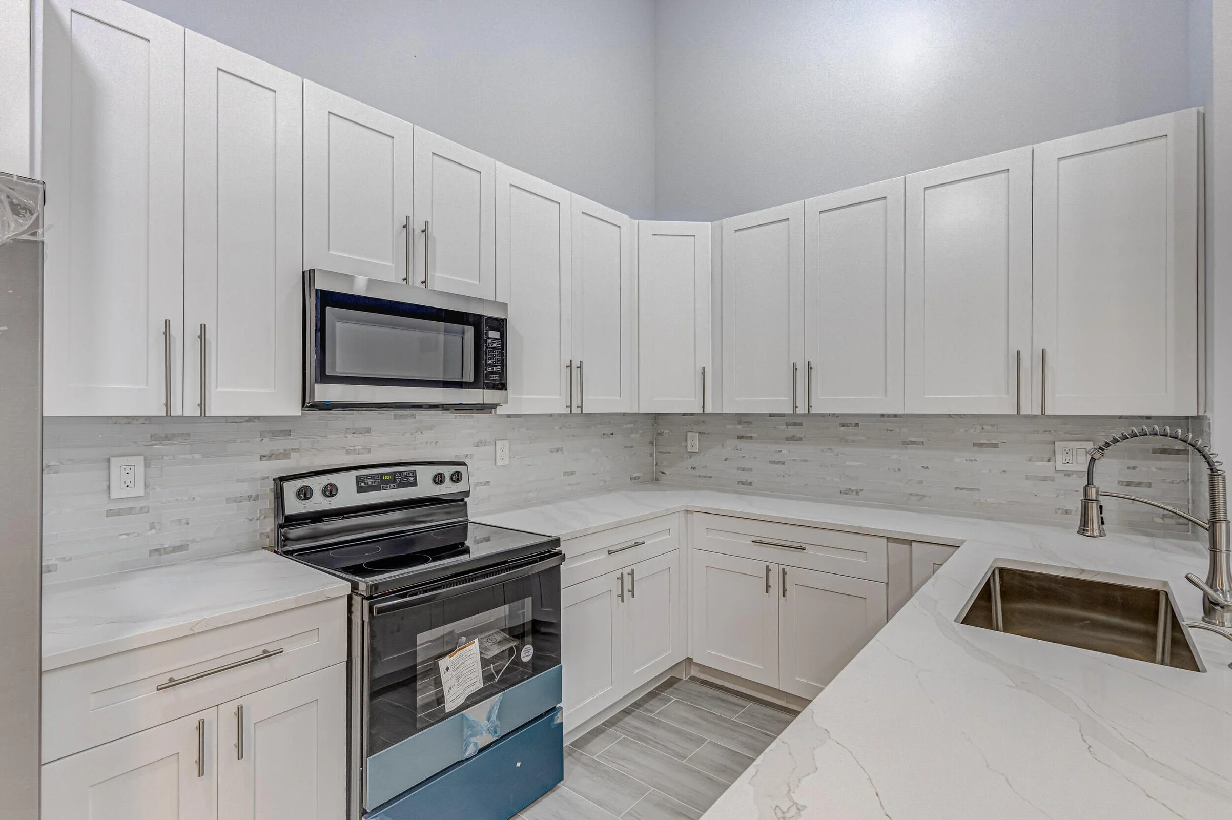 8-Kitchen.jpg