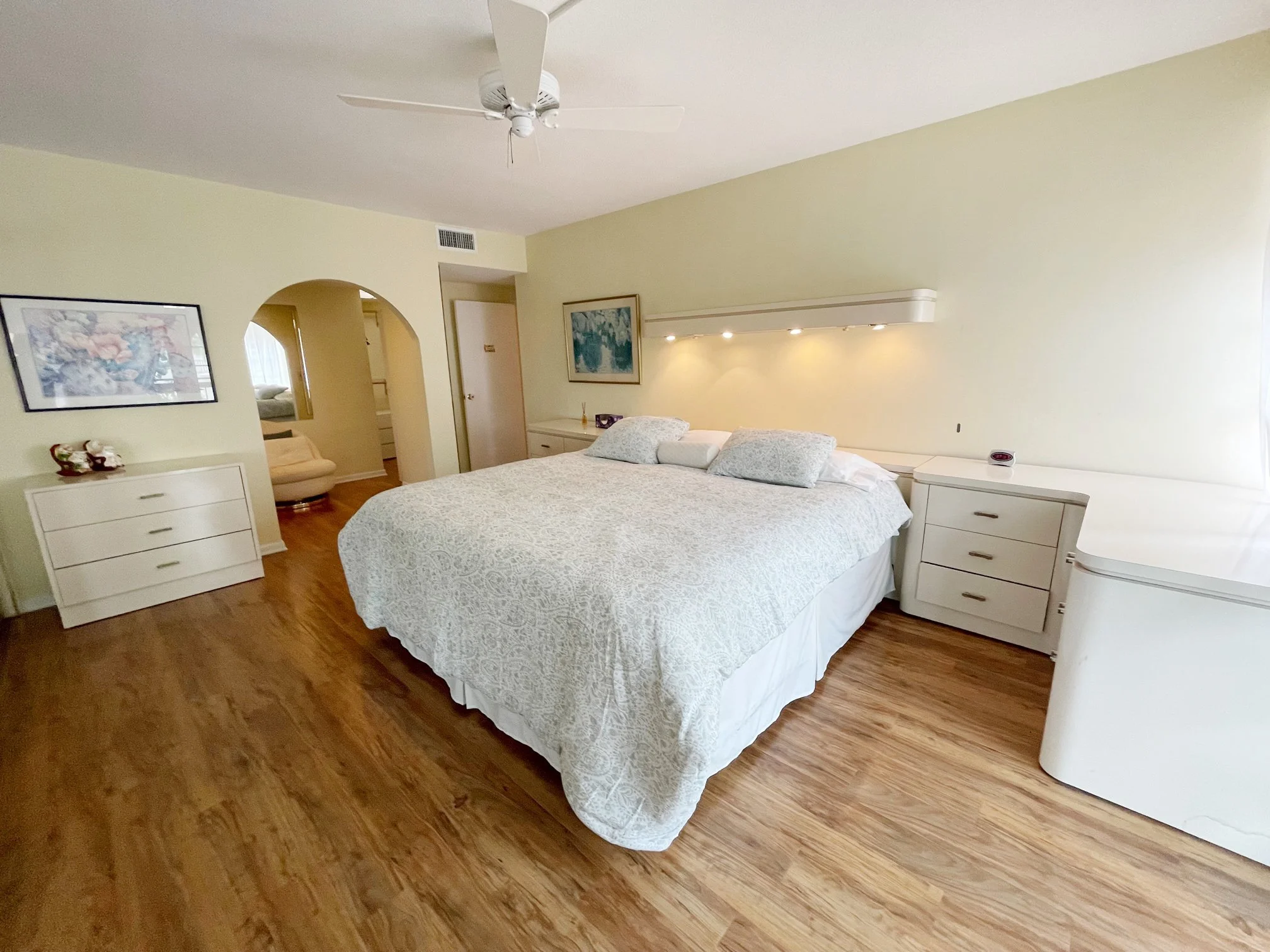 29-Oceanfront Palm Beach Condo.jpg