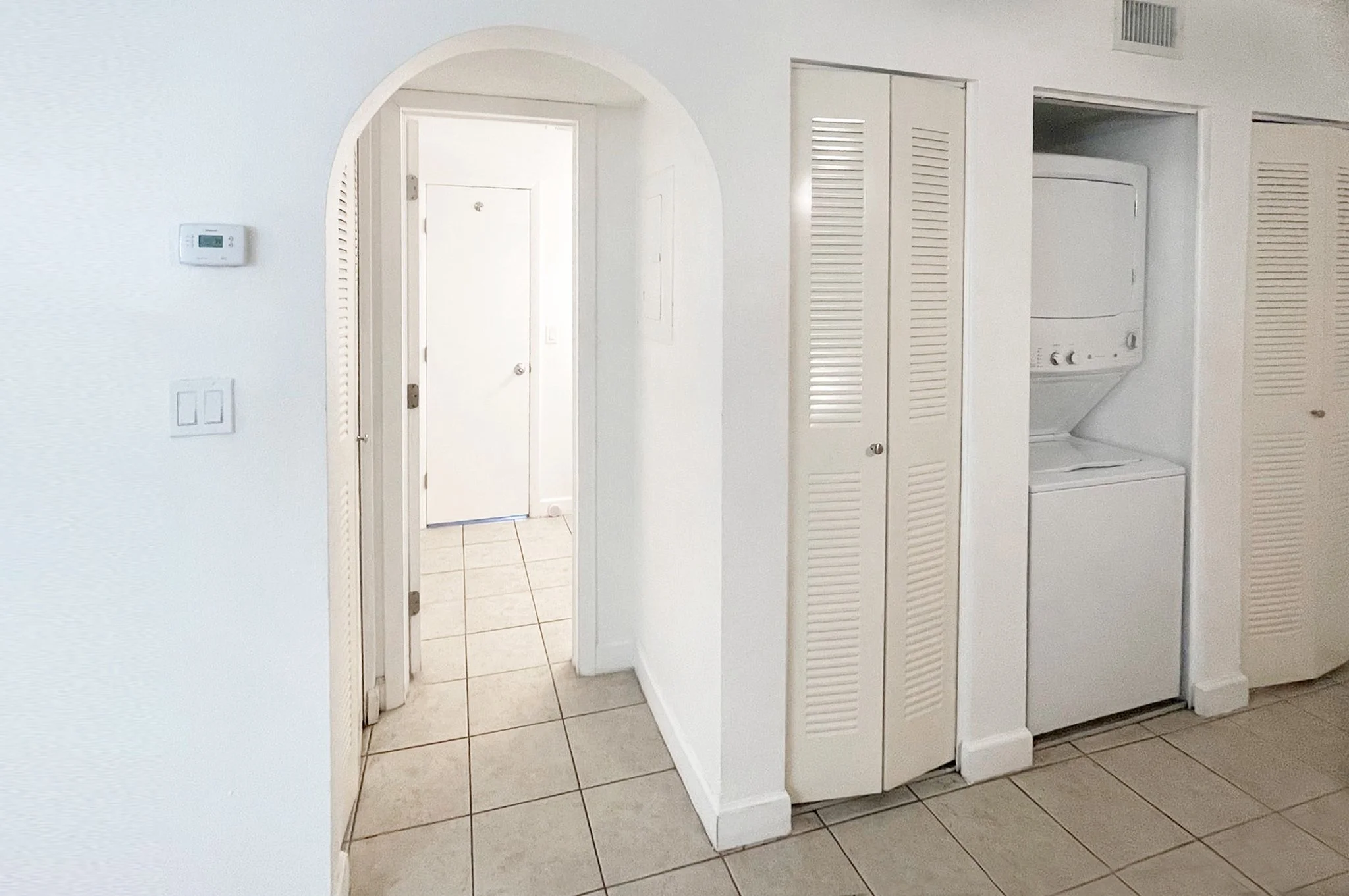 16-Laundry and hallway.jpg