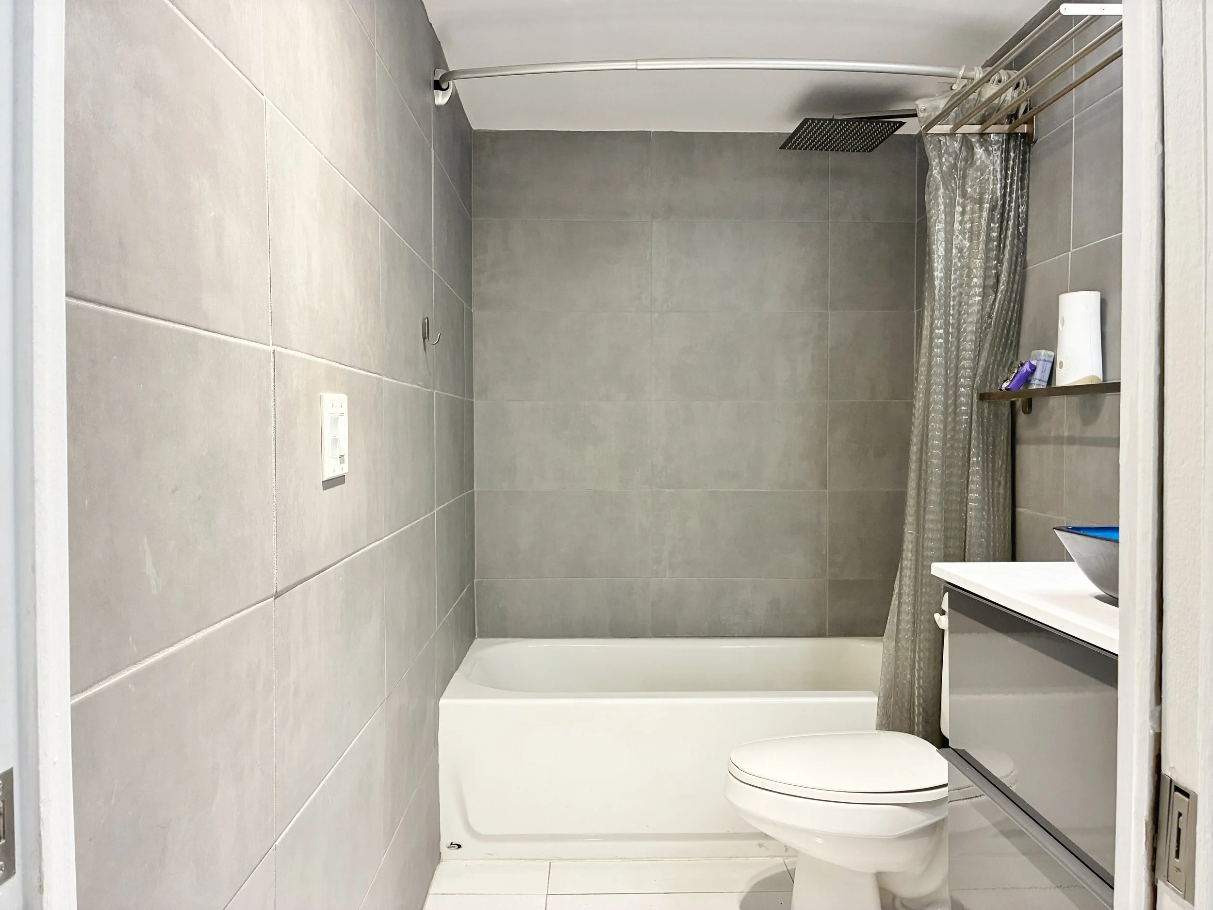 32-Second Bathroom.jpeg
