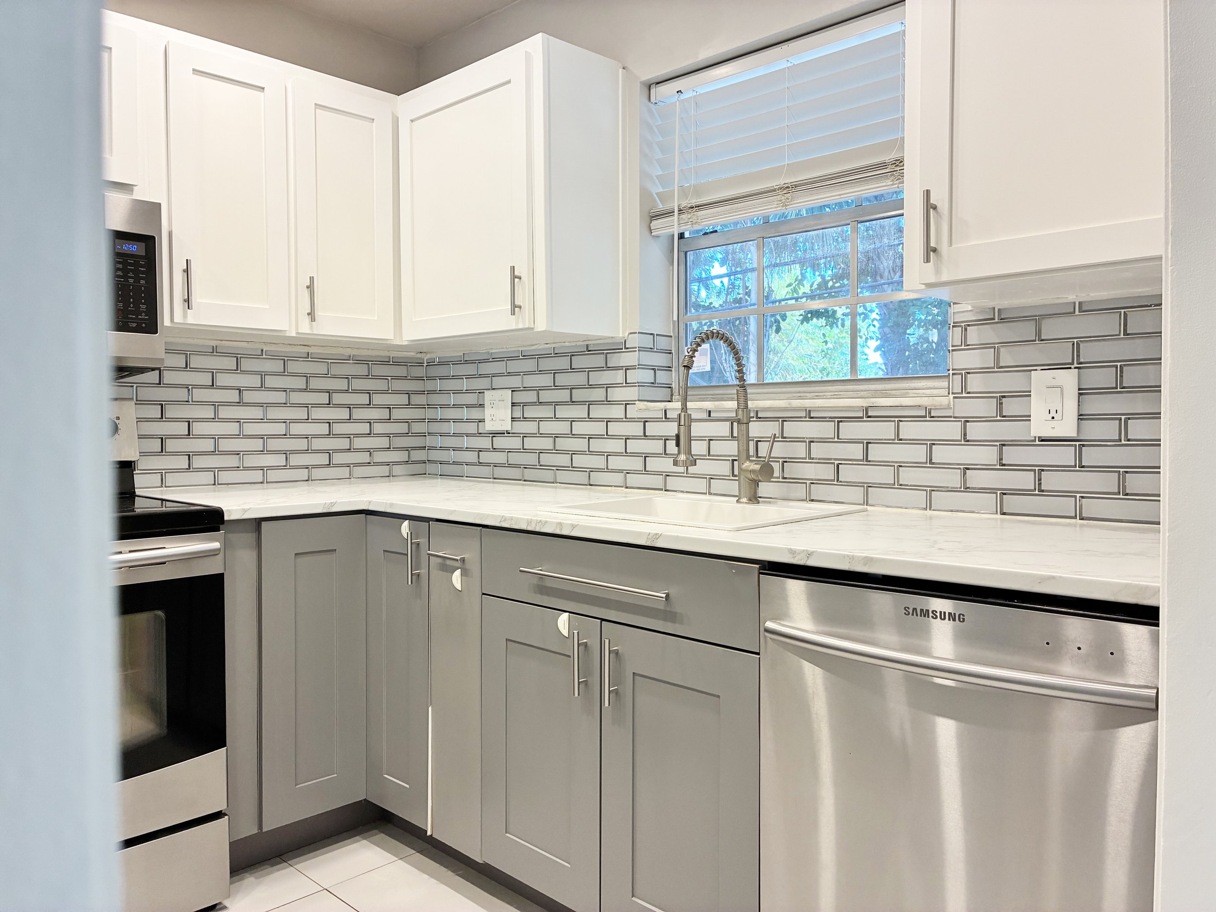 12-Kitchen.jpeg