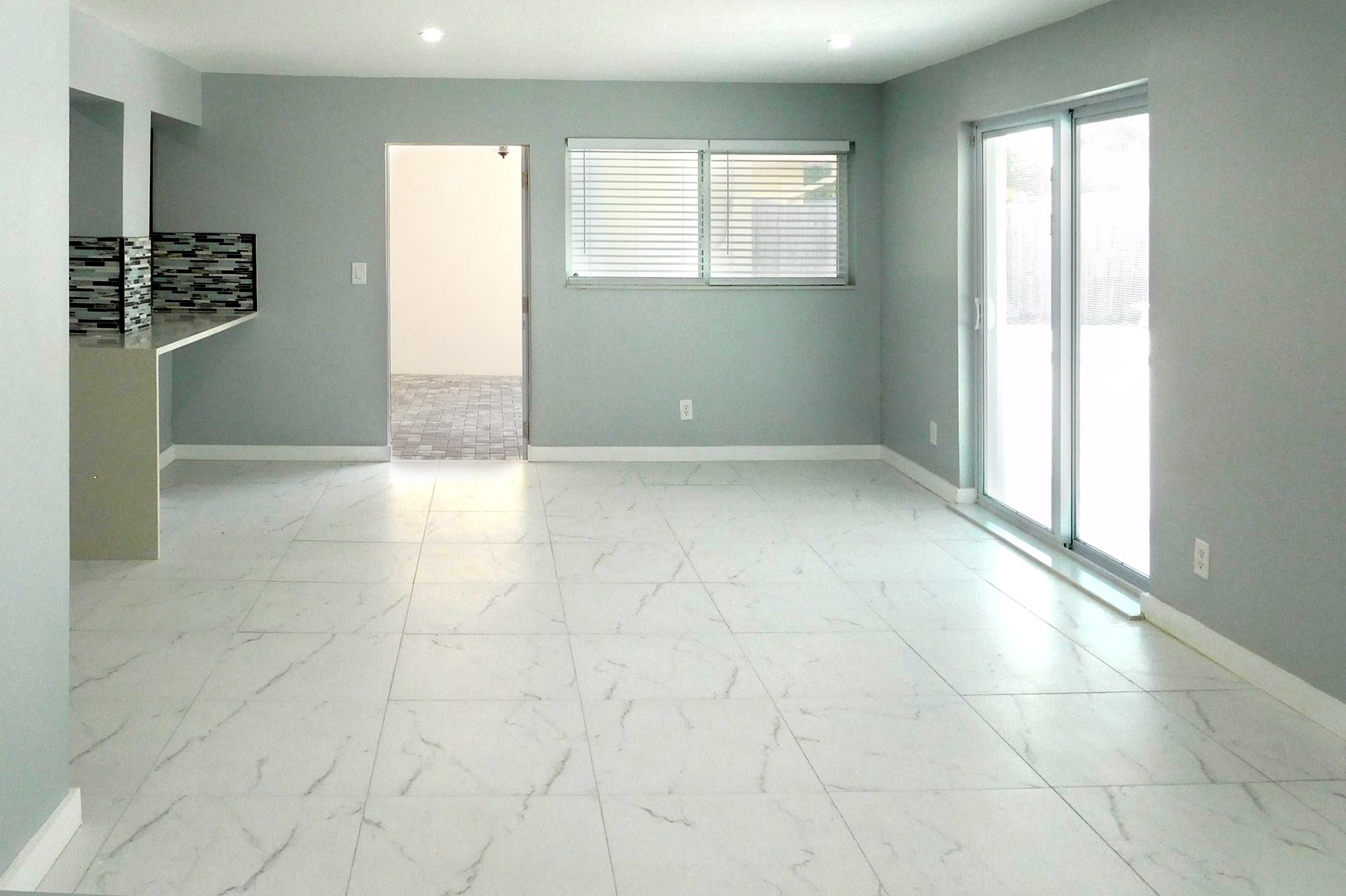 46-Living Area.jpg