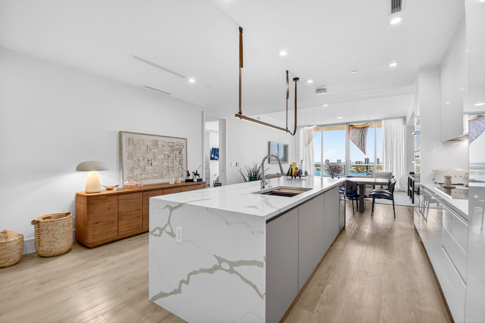 13-Open kitchen.jpg