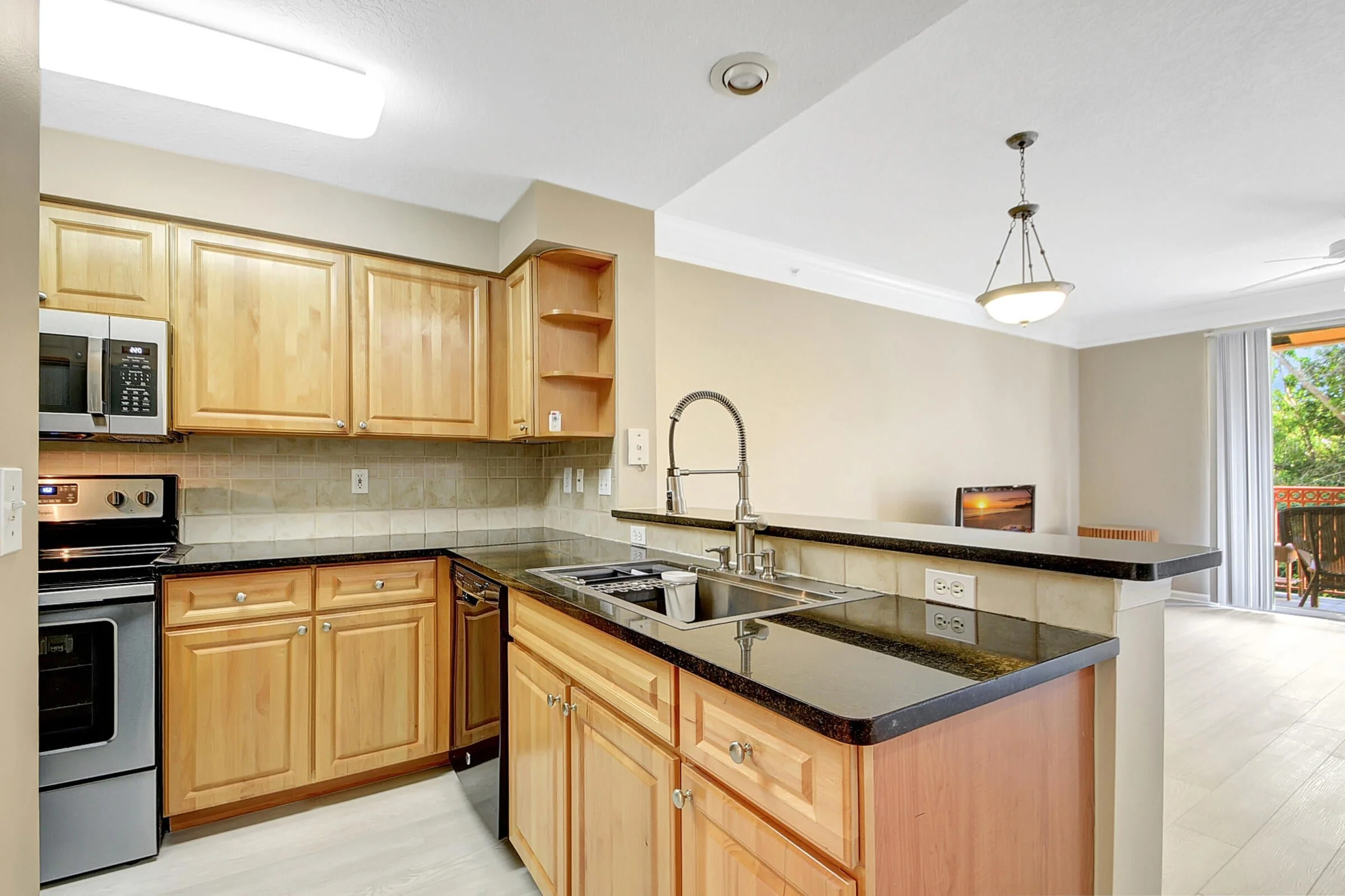 5-Kitchen.jpg