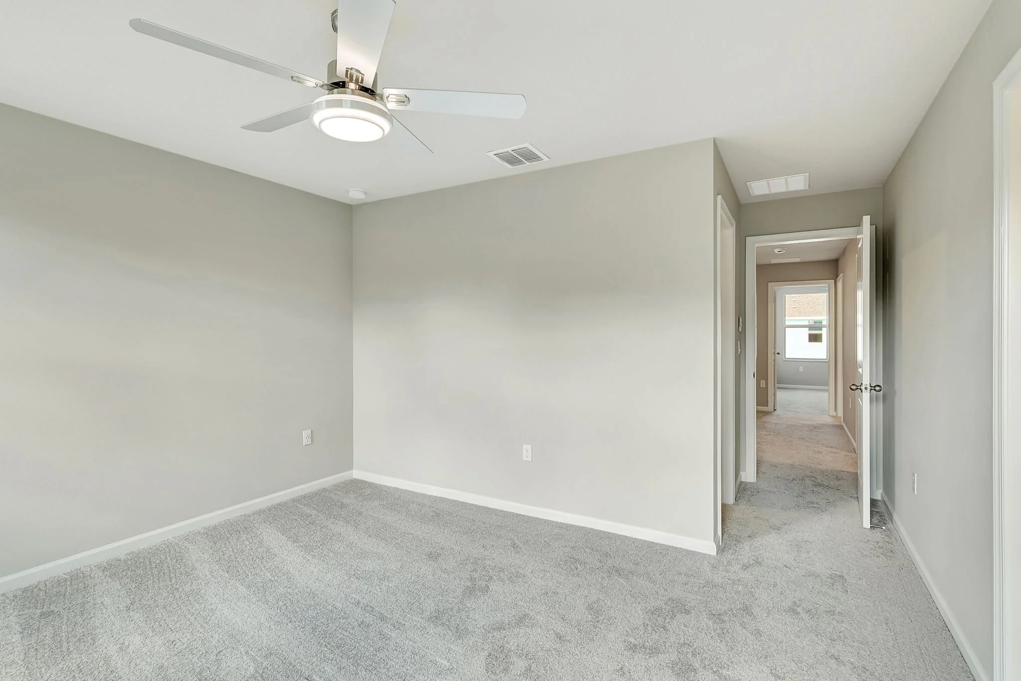 21-Master Bedroom.jpg