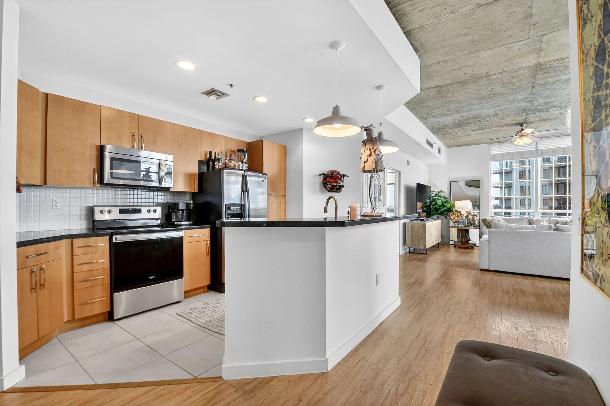 8-Kitchen Condo West Palm Beach.jpg