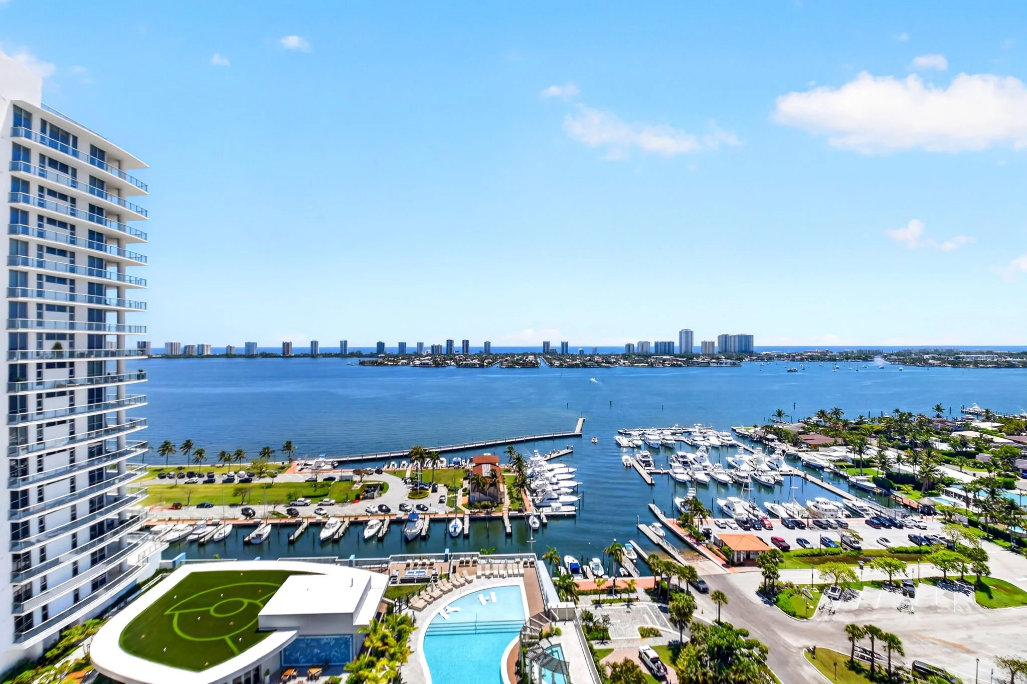 42-Living room balcony overlooking Intracoastal.jpg