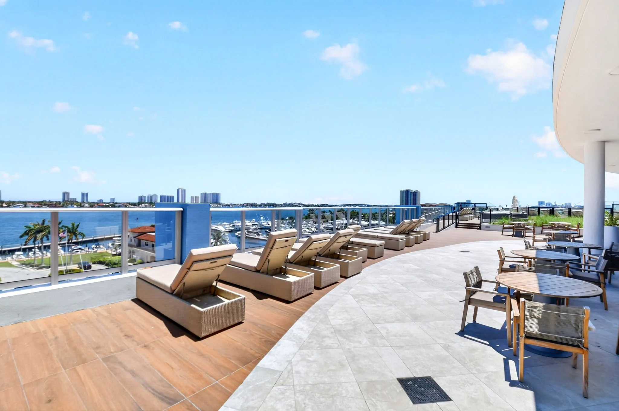 113-Amenities sixth floor restaurant outdoor deck.jpg