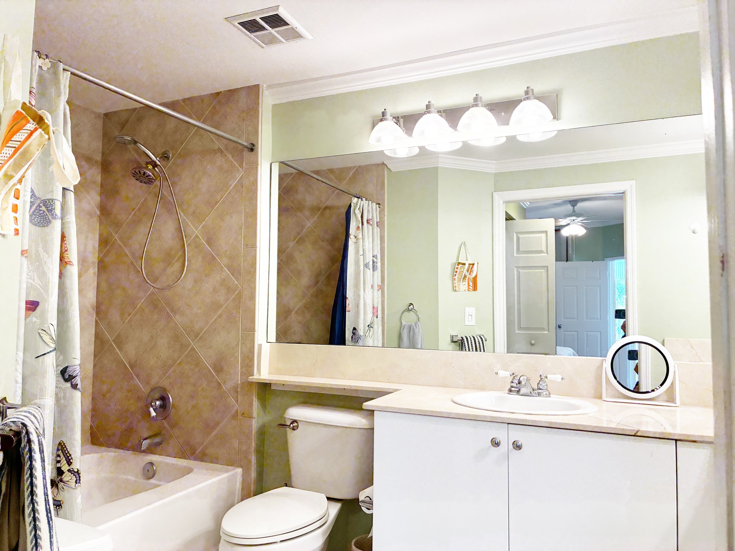 21-Master Bathroom.jpeg