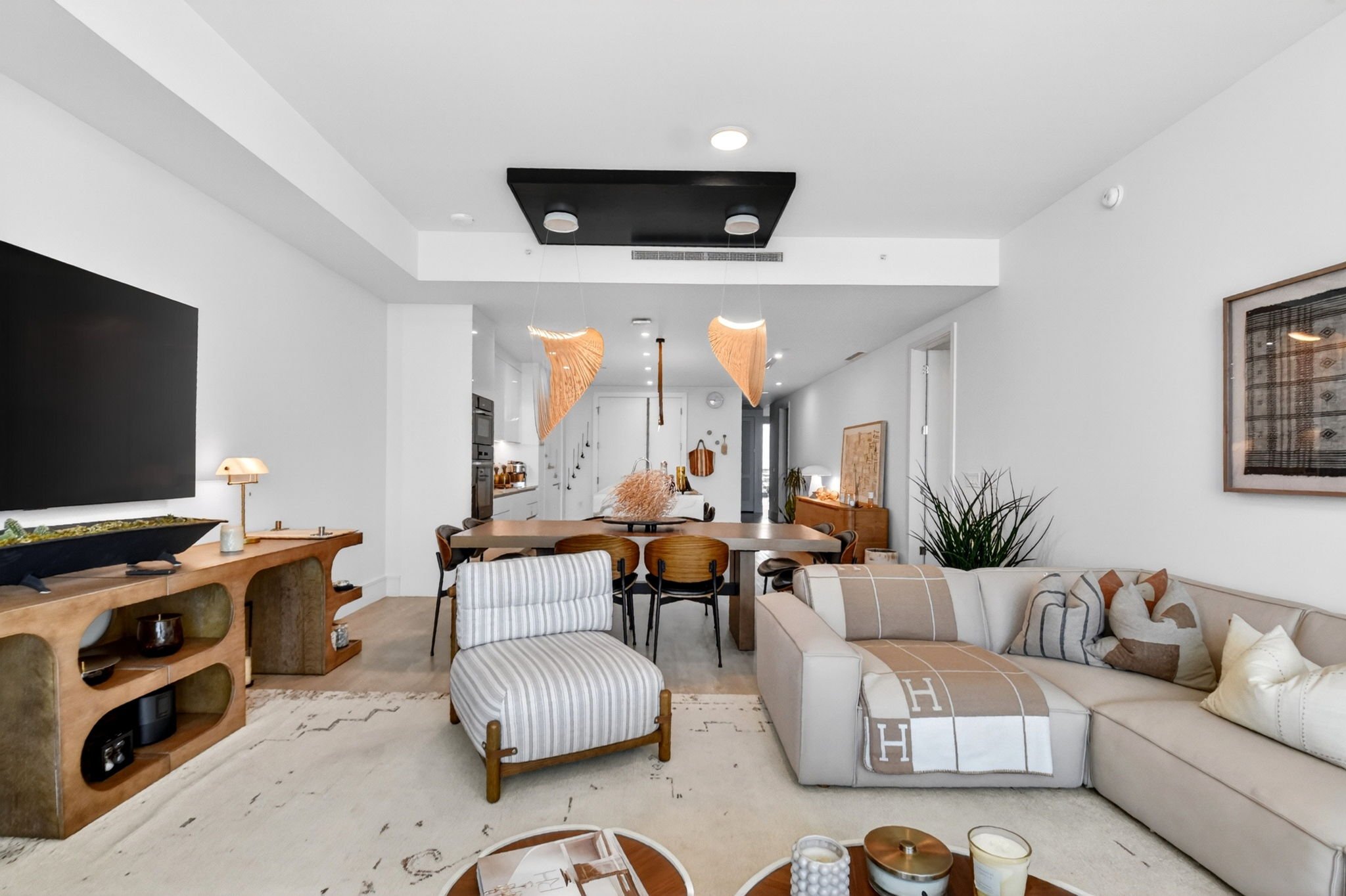 50-Living room.jpg